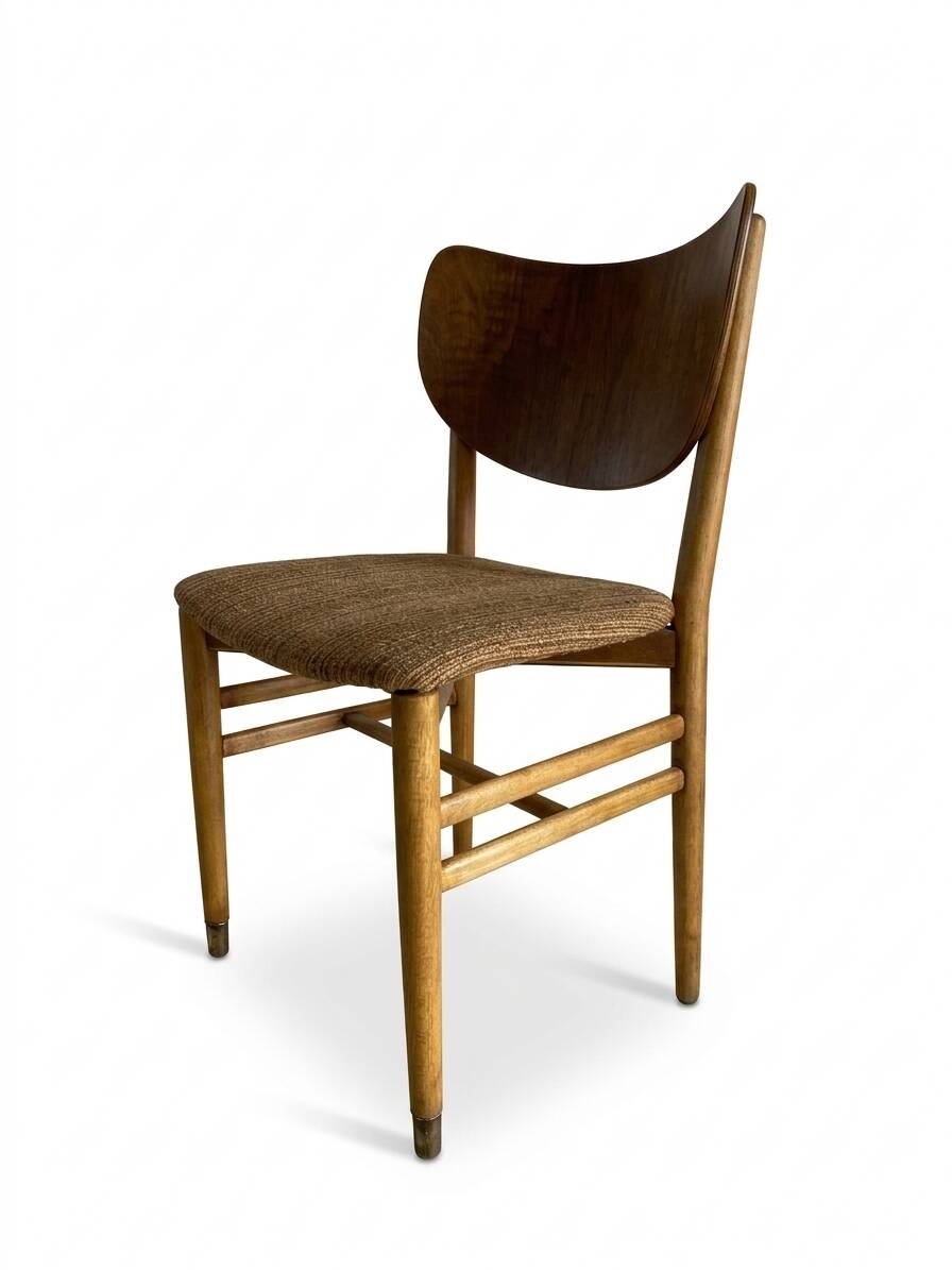 Une chaise de Niels et Eva Koppel