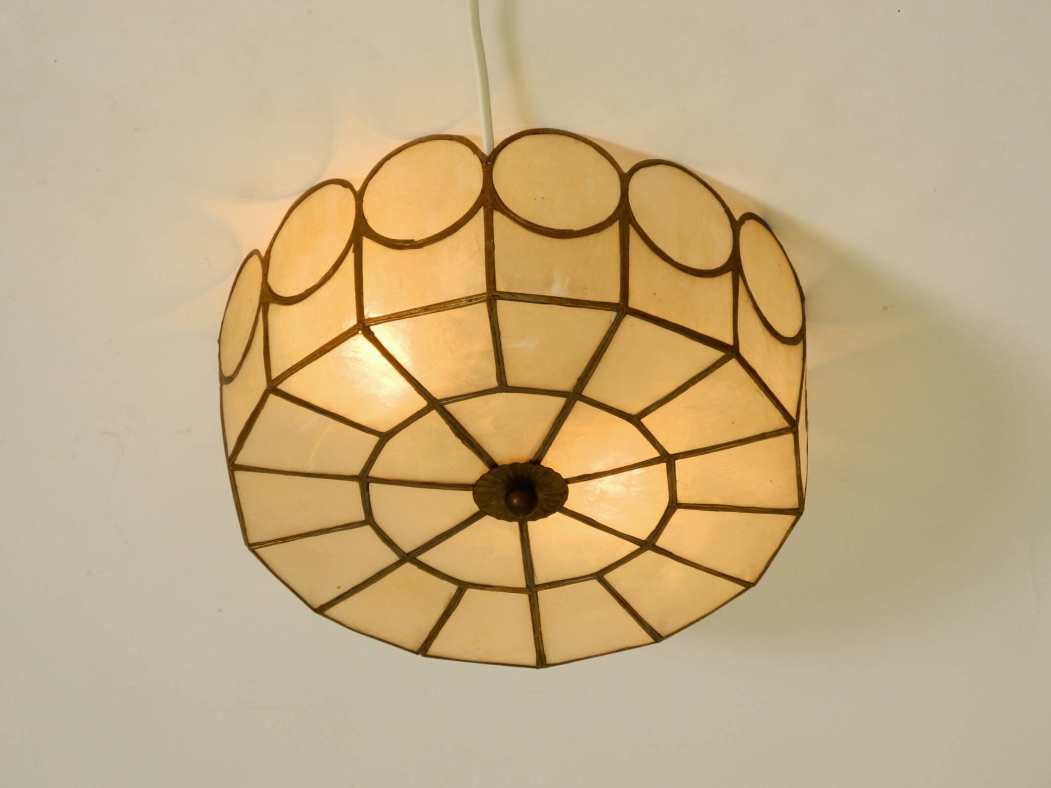 Beautiful round Mid-Century Modern ceiling or wall lamp made of Capiz