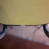 Paire de chaises en formica jaune  vintage