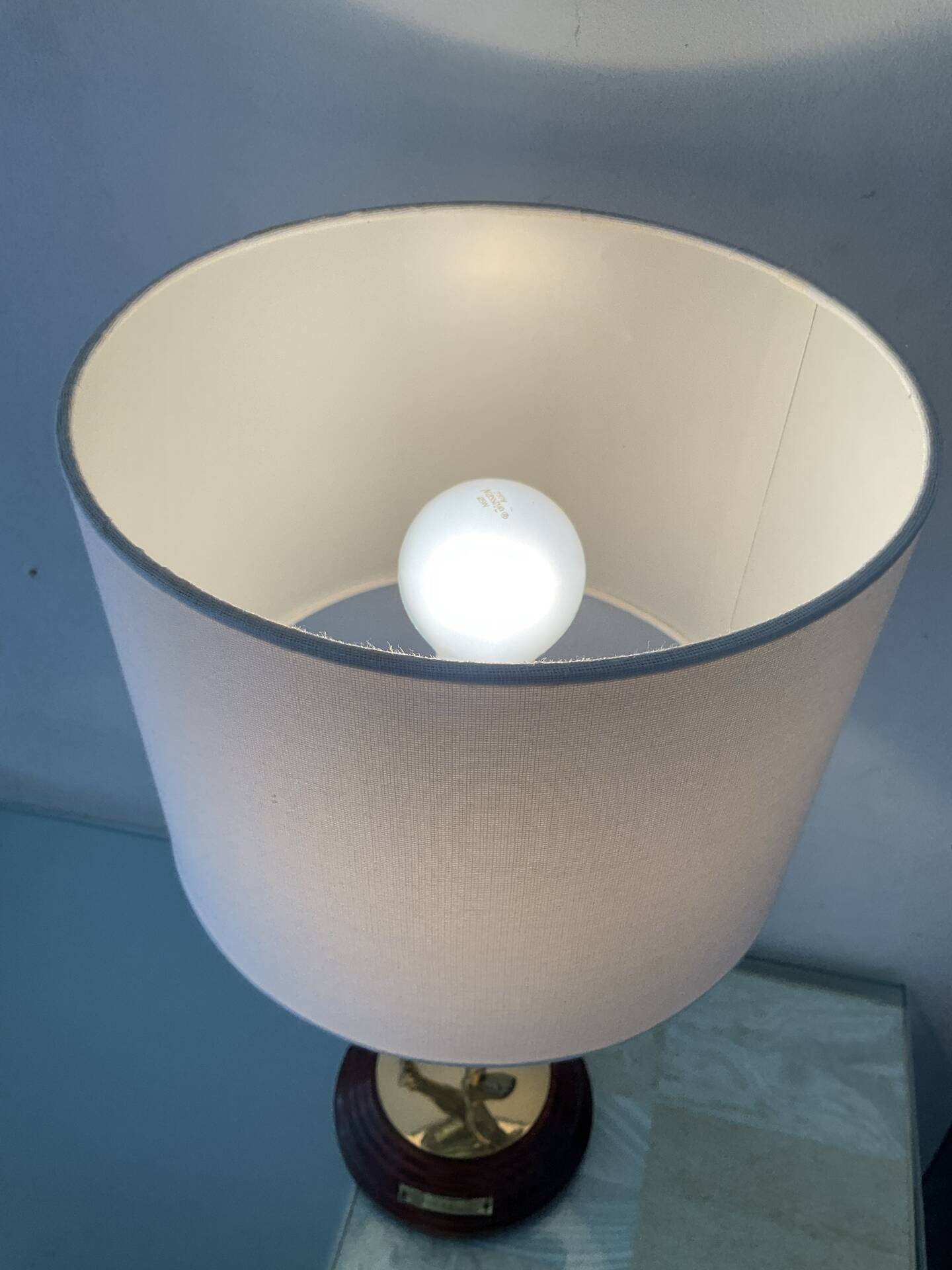 Vintage Peris Andreu lamp in bronze and wood from the 1970s.