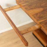 Elegant Art Deco dining table from the 1930s, walnut root veneer