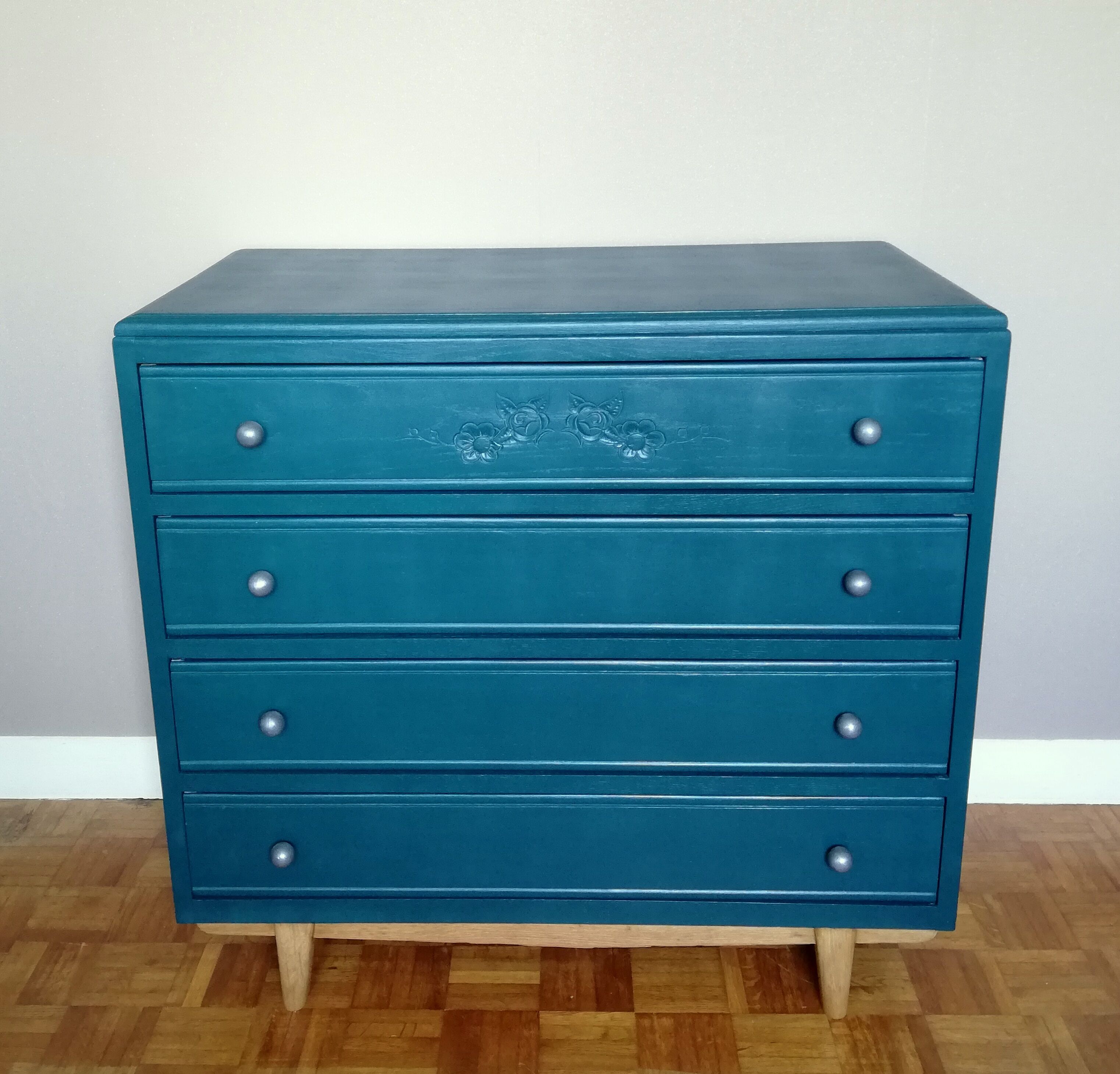 Art deco shelf duck green