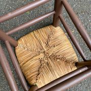 Tabouret de ferme traditionnel en bois massif paillé
