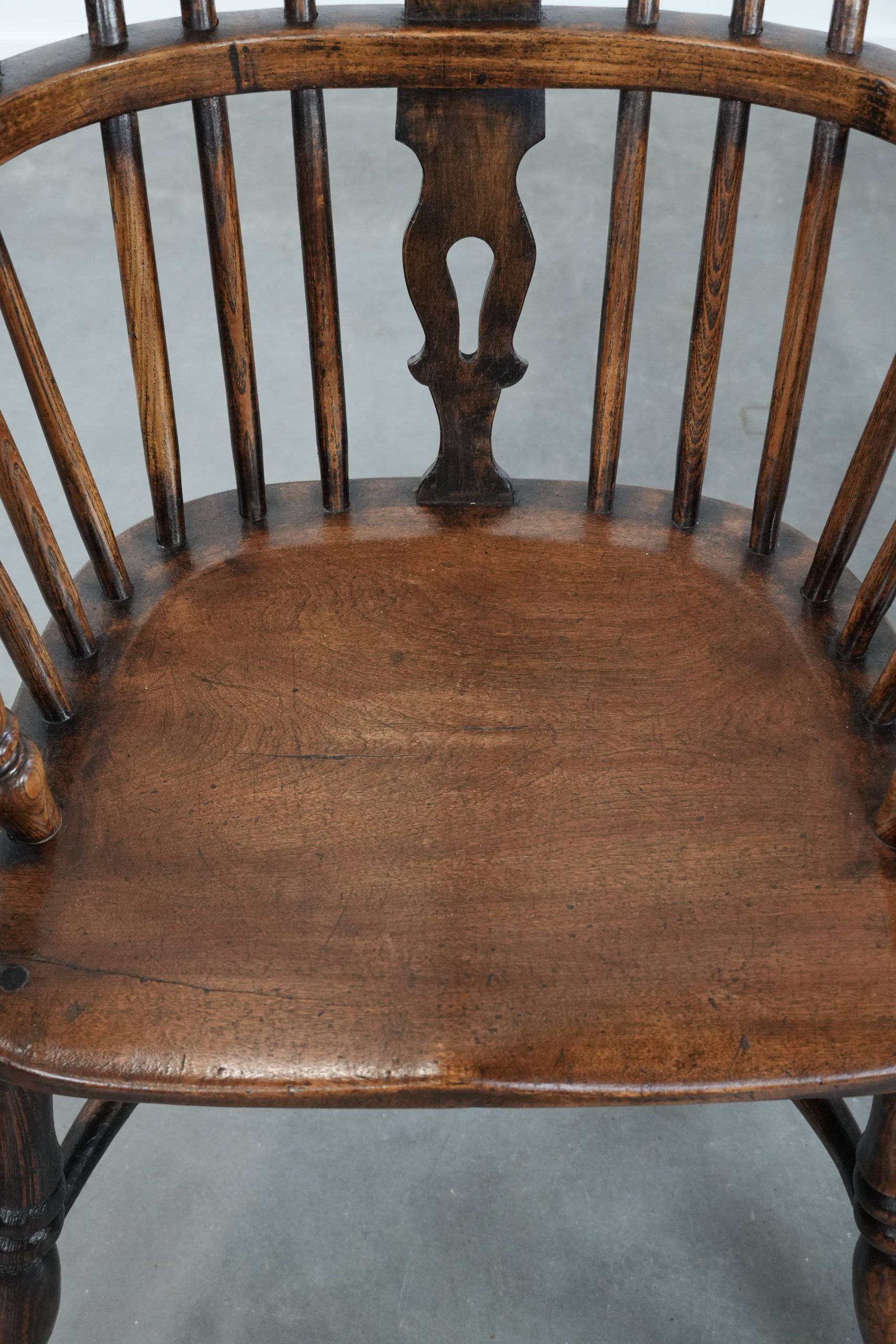 English antique set of 2 Windsor chairs with character, beautiful colouring