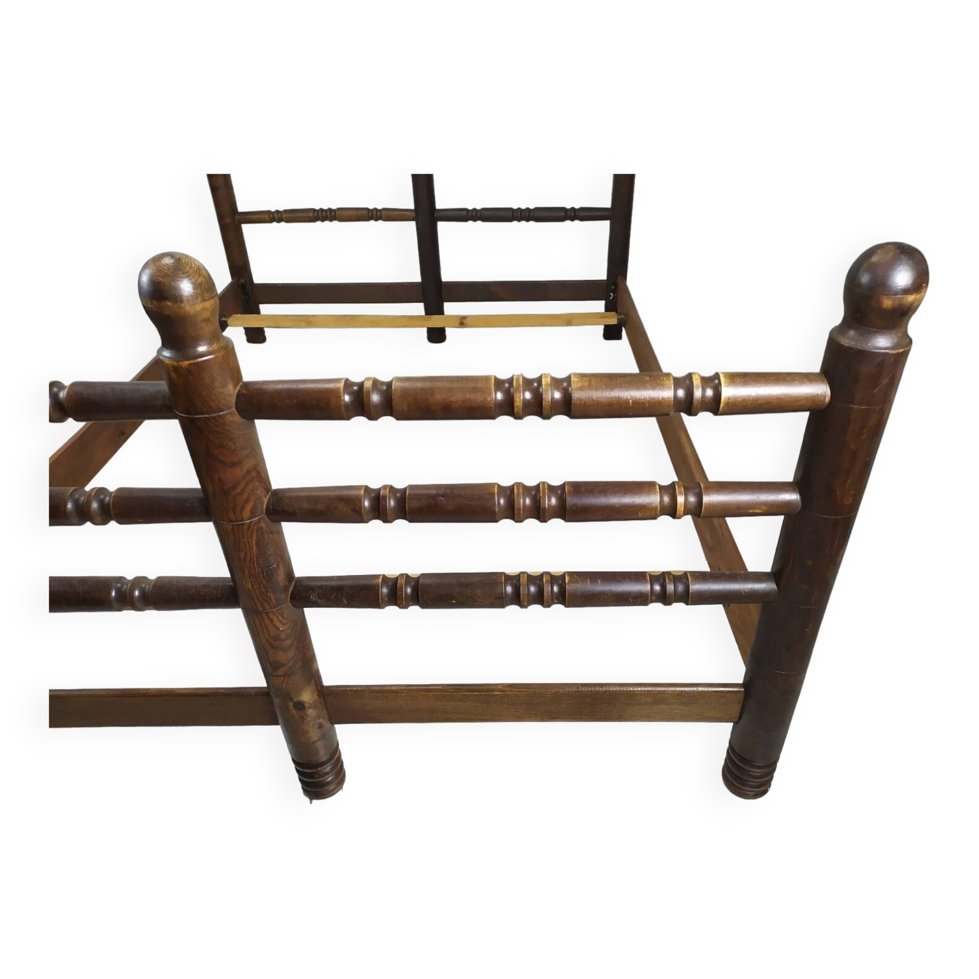 Lit brutaliste art déco