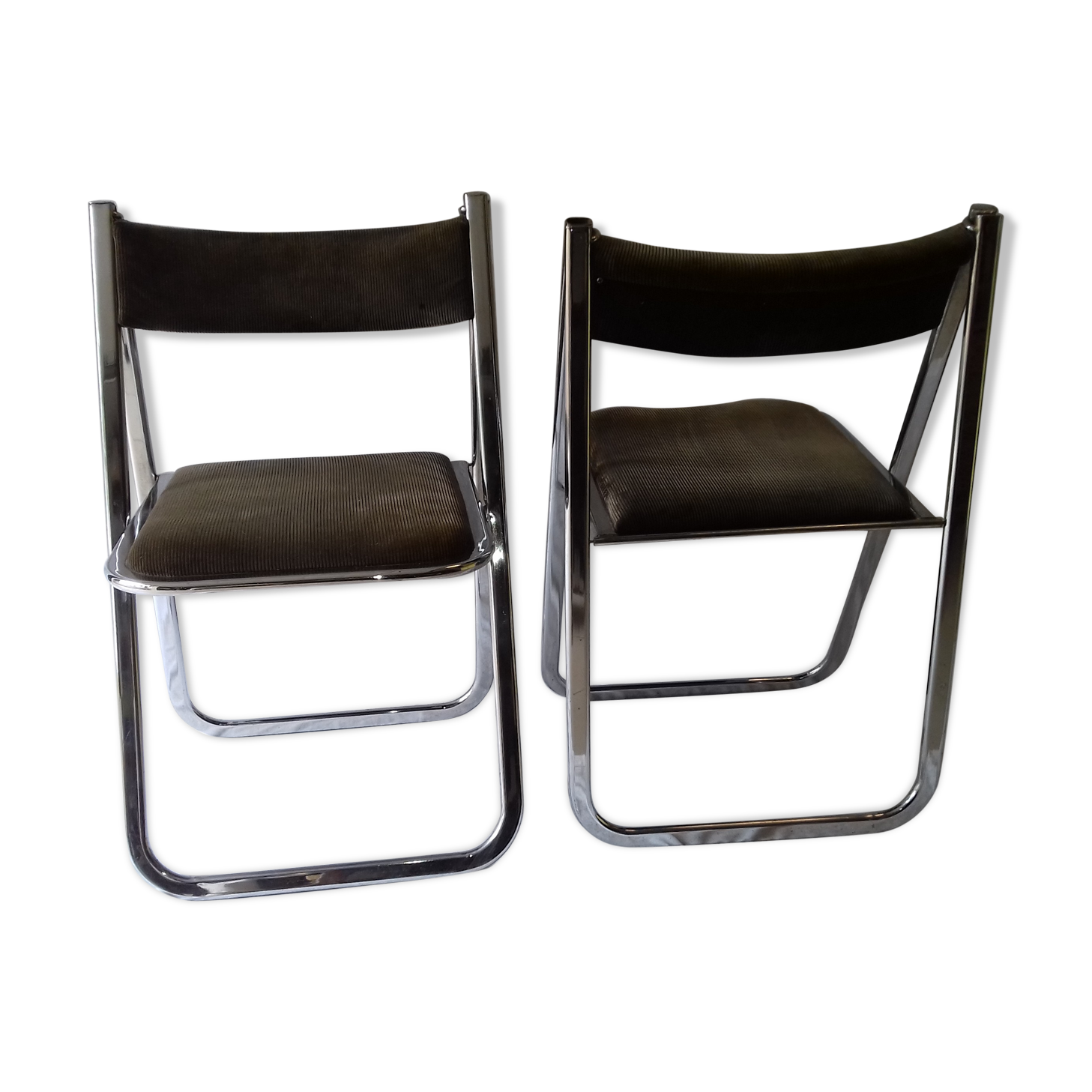 Folding chairs