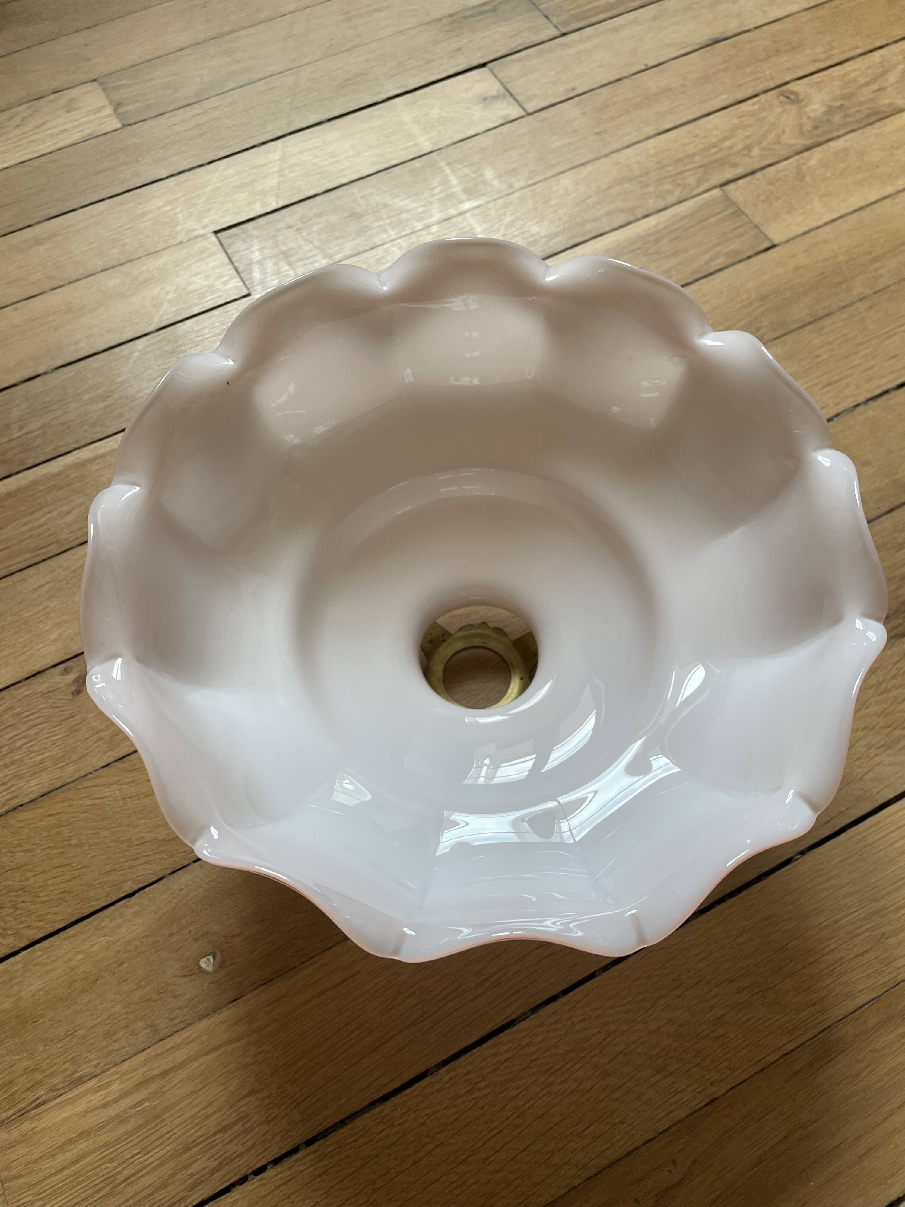 Abat-jour vintage en verre rose opalin de Tchécoslovaquie 250911