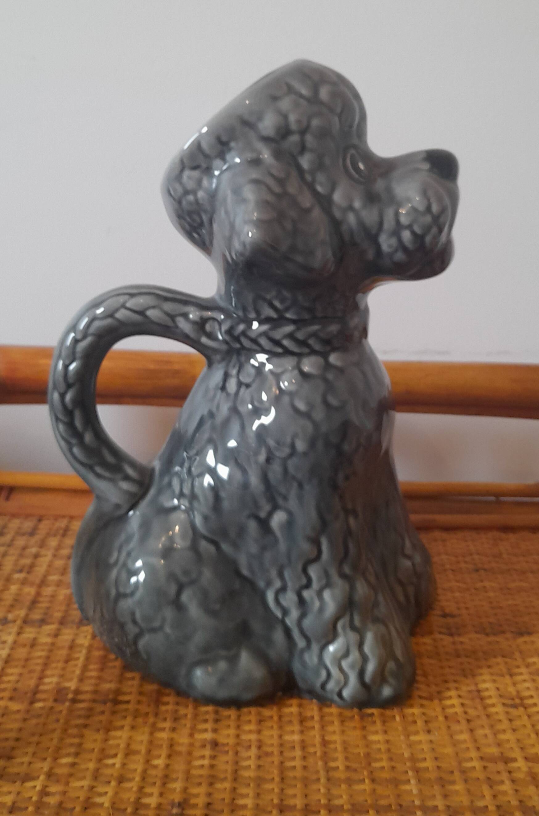 Slip decanter "dog"