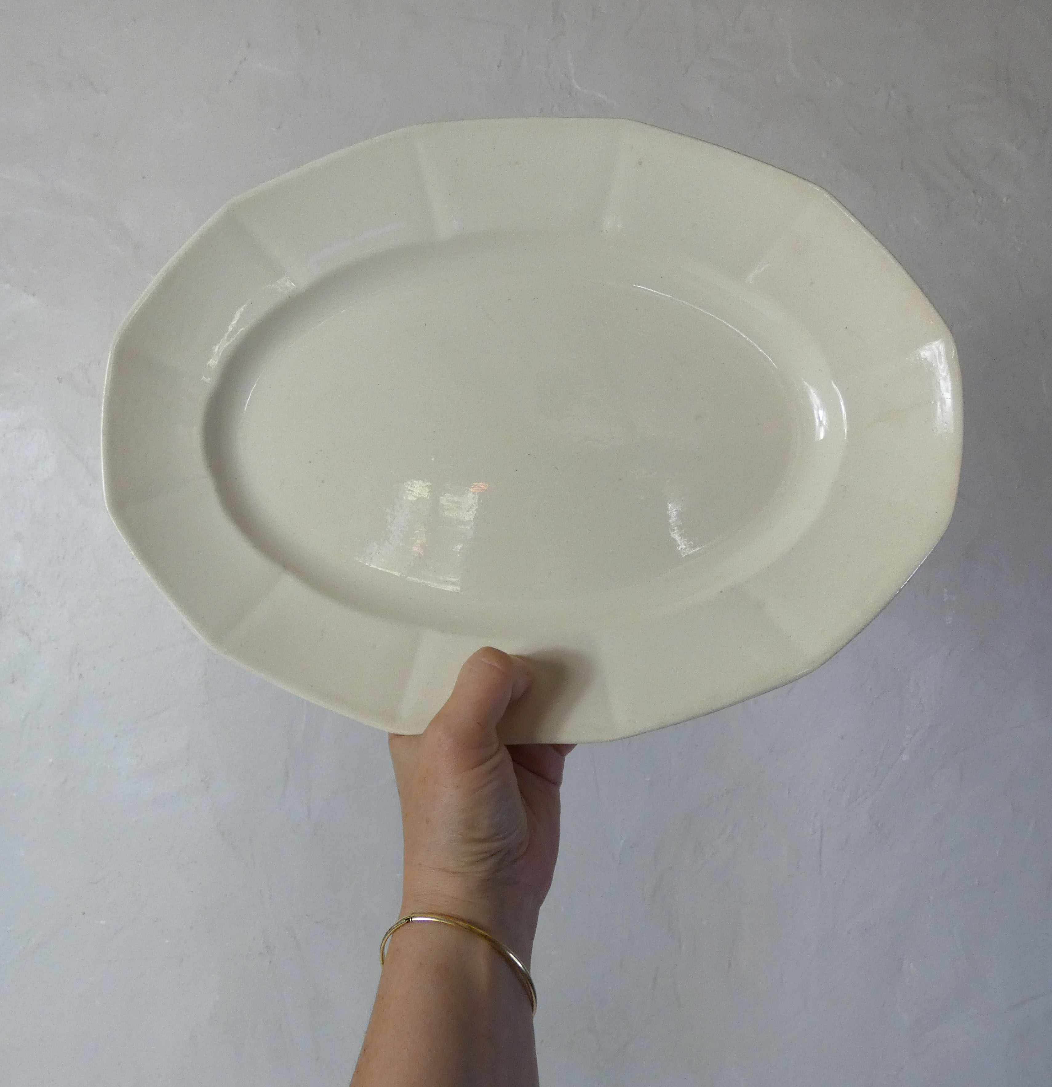 Digoin Sarreguemines flat oval creamy white