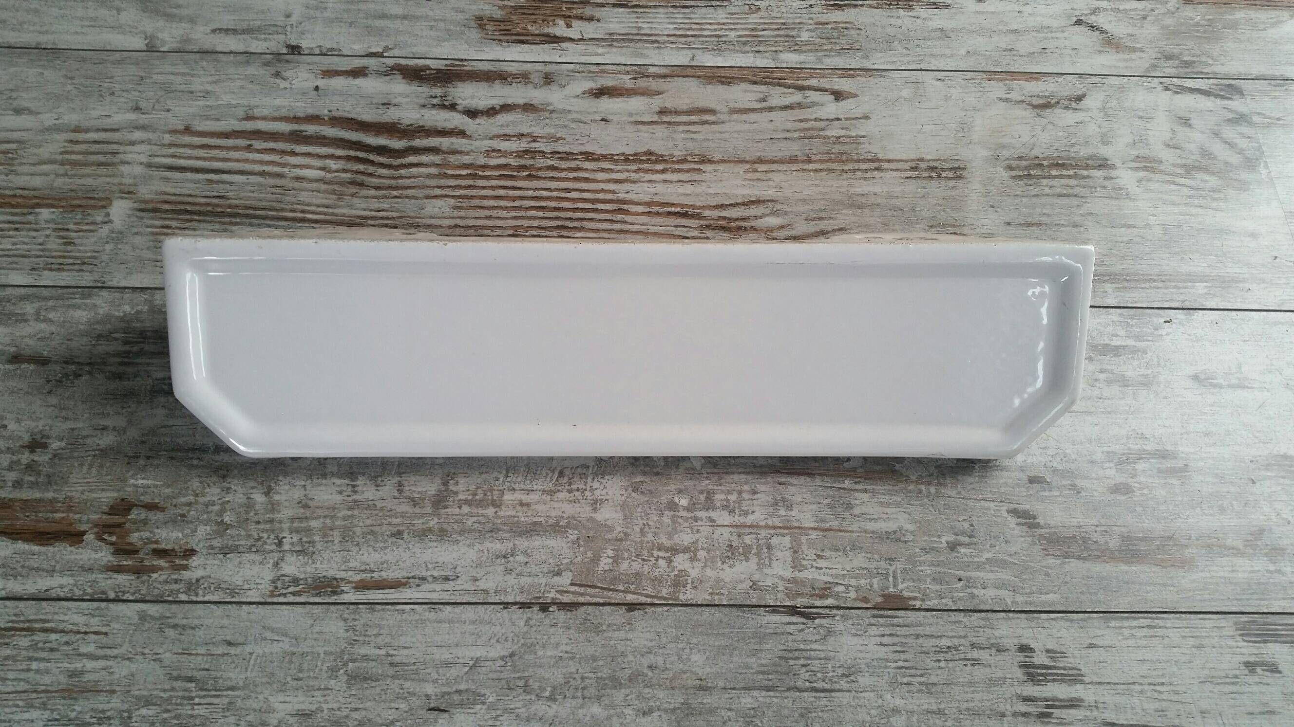 White earthenware shelf 30s