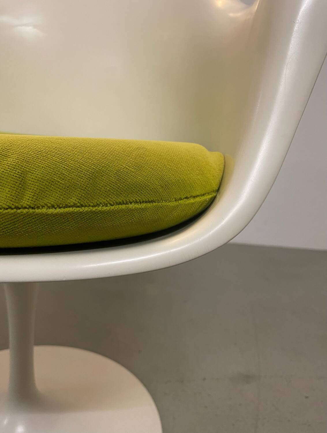 3x Eero Saarinen Tulip Armchair Knoll International