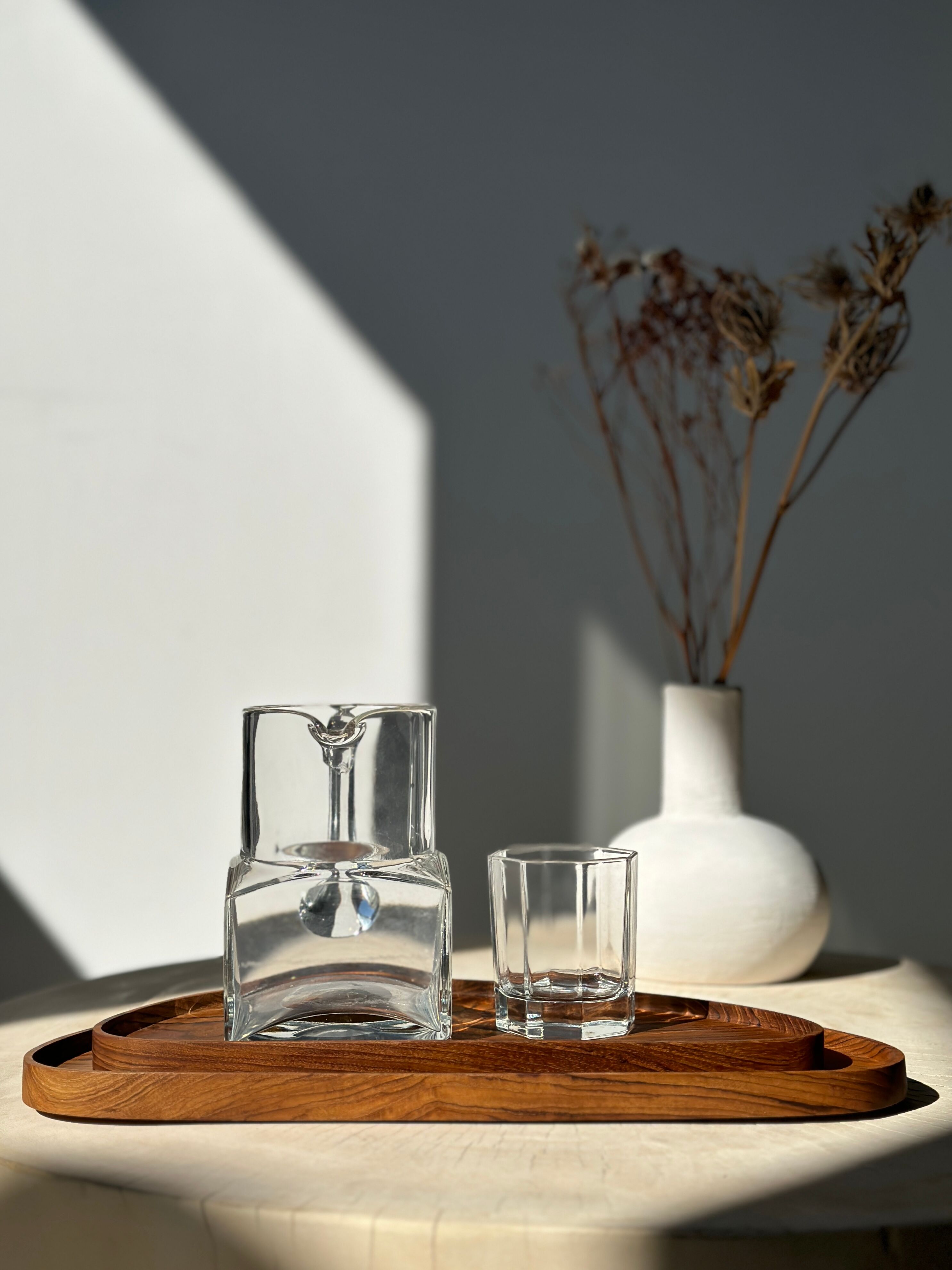 Trio de plateaux ou coupelles de forme triangulaire arrondi en teck monoxyle