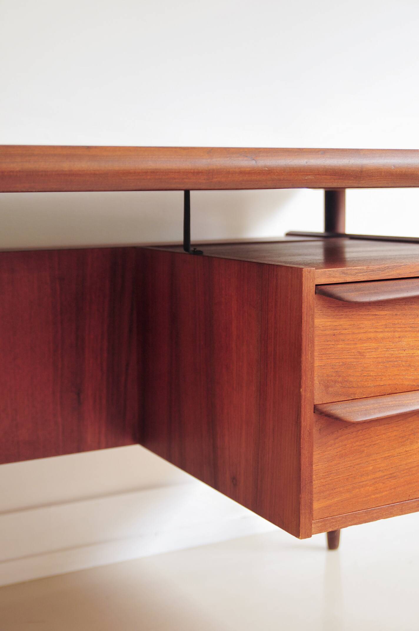 Vintage Tijsseling desk for Hulmefa