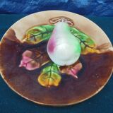 Plate in slip trompe l'oeil pear