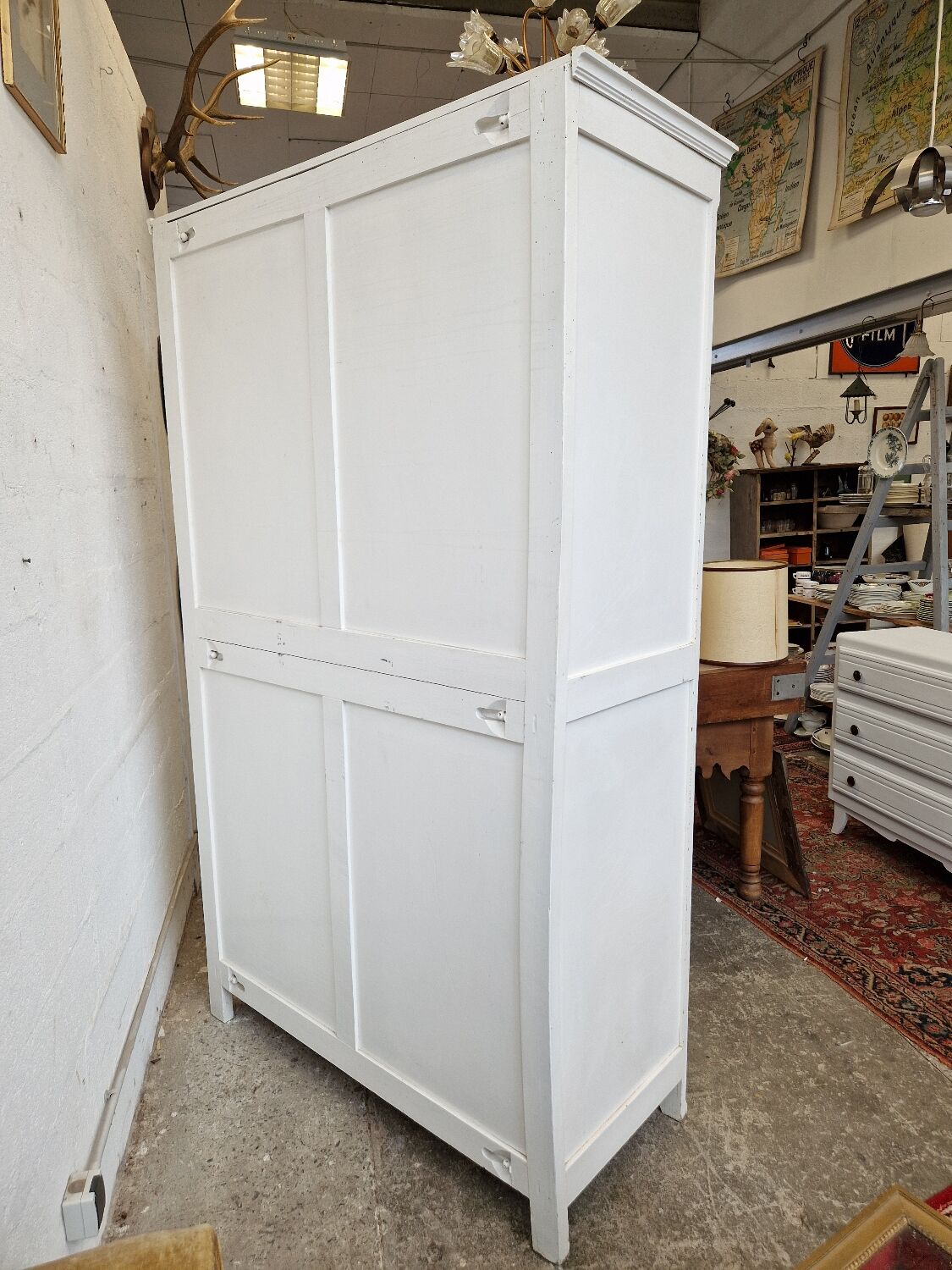 Parisian cabinet
