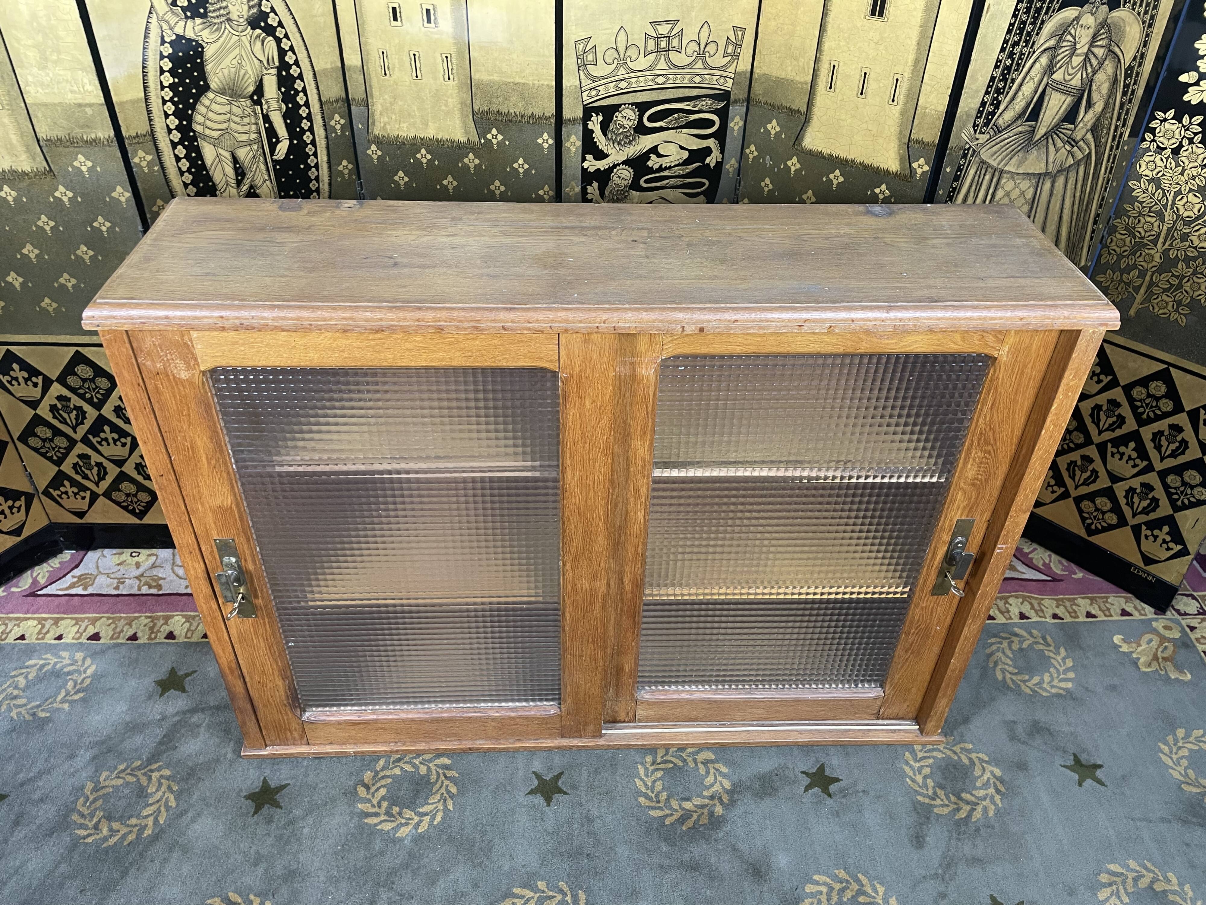 Tobacco hanging case 1940 oak