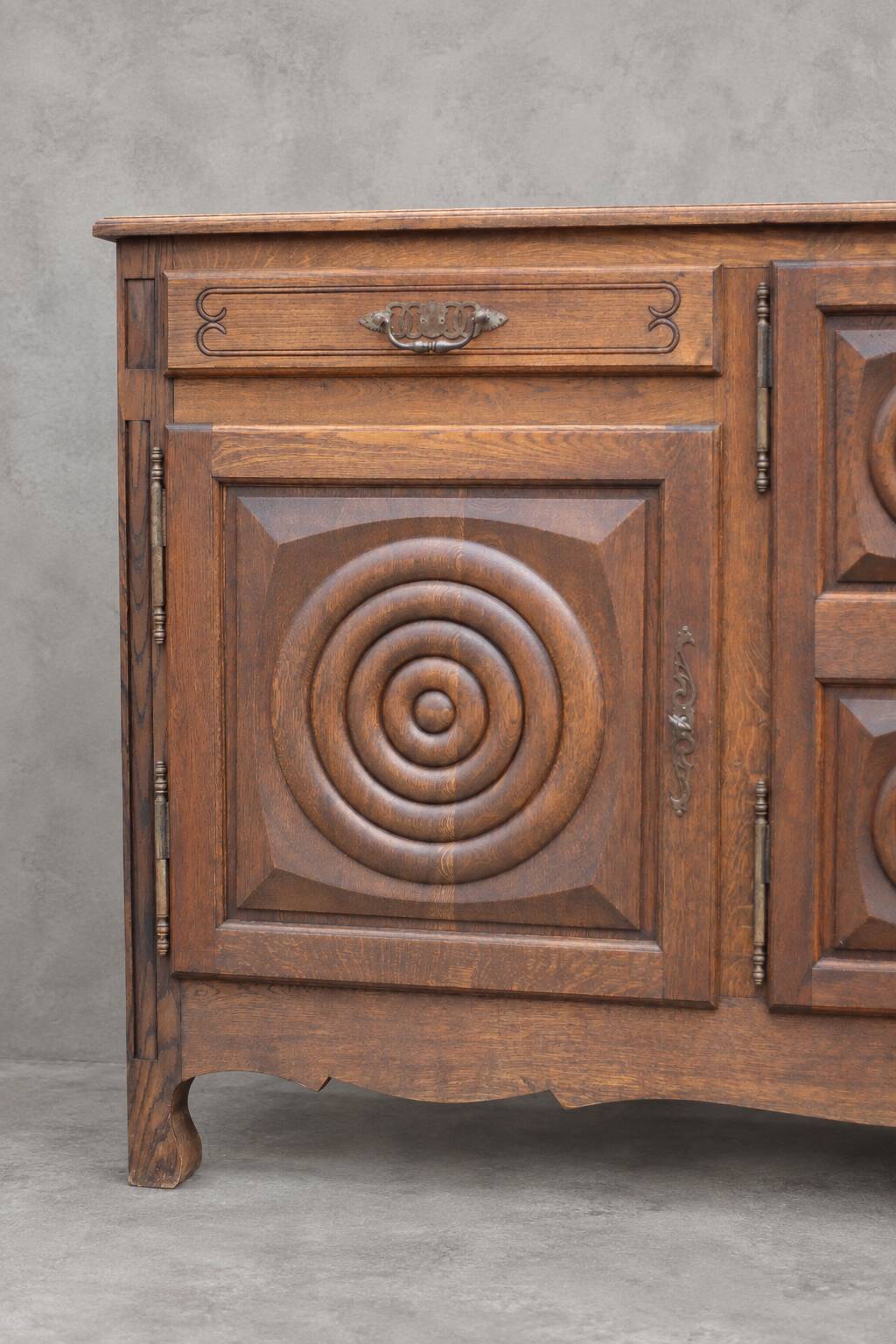 Sideboard or buffet in the Dudouyt style, made of solid oak wood.