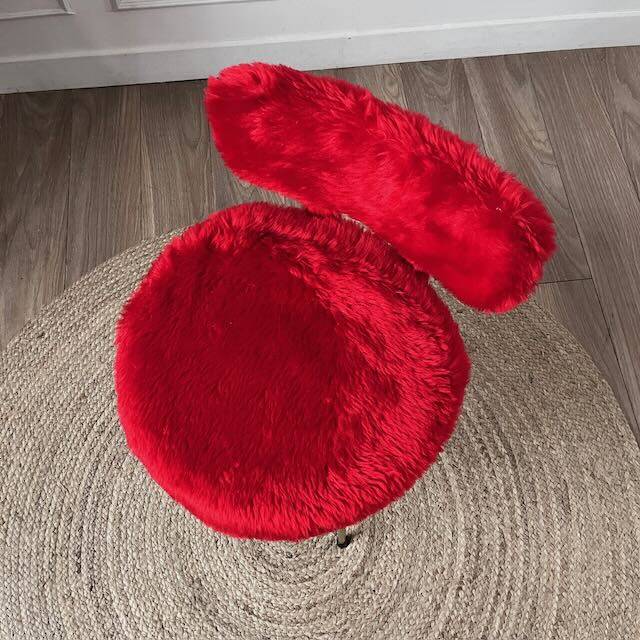 Chaise fourrure rouge vintage