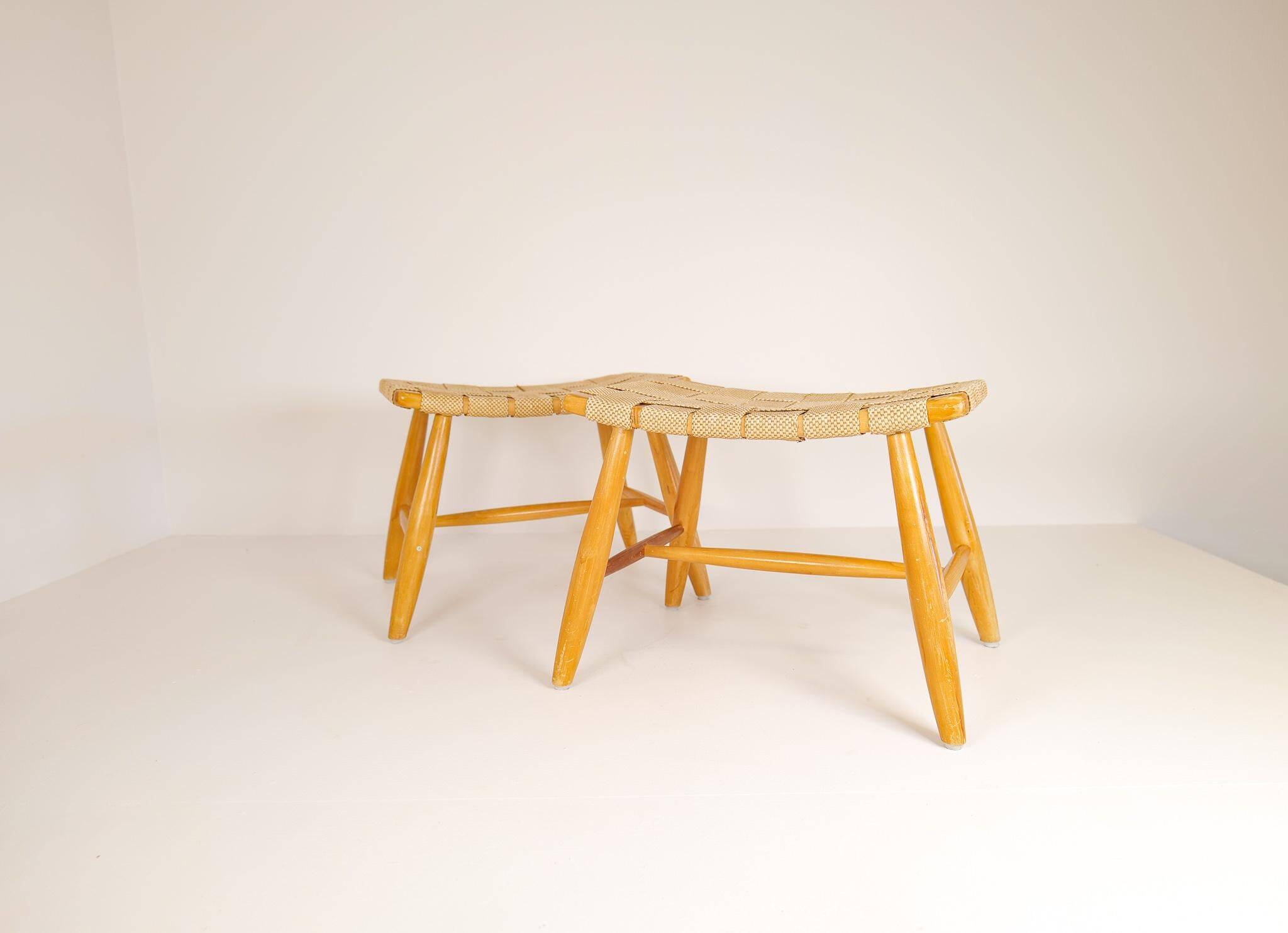 Pair of Swedish stools from the 1960s in lacquered birch, mid-century style.