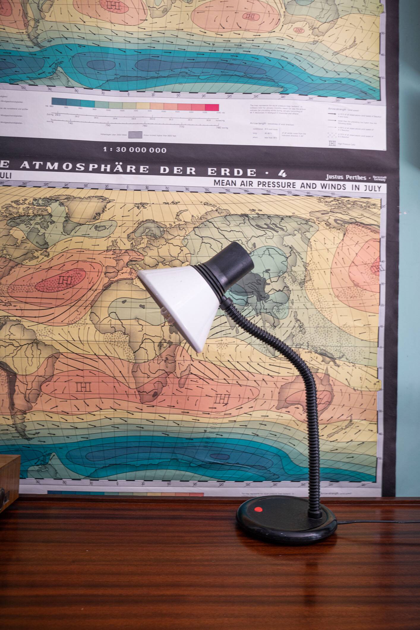 70s Spanish Gooseneck desk lamp in white by Fase