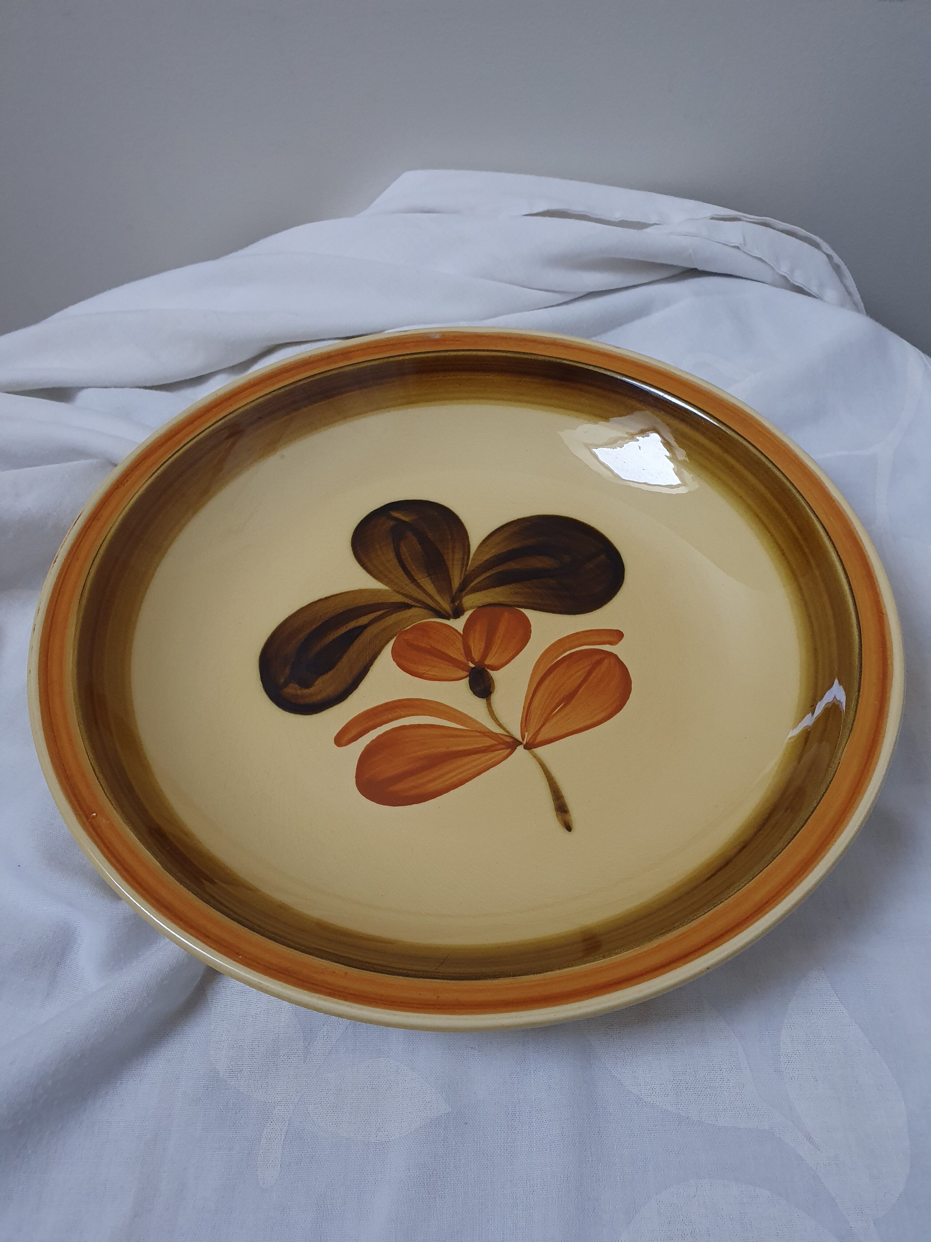 Vintage round dish