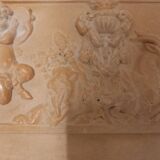 Bas relief, dessus de porte, terre cuite, enfants et faunes vendangeurs