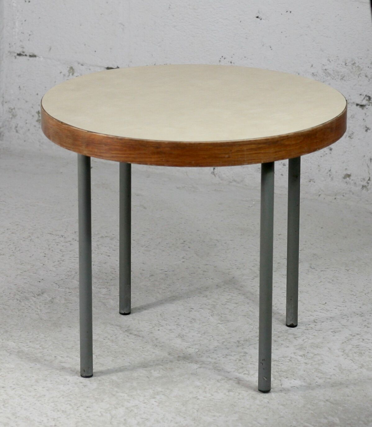 Side table tubular steel base, round top strapping wood, France, circa 1950