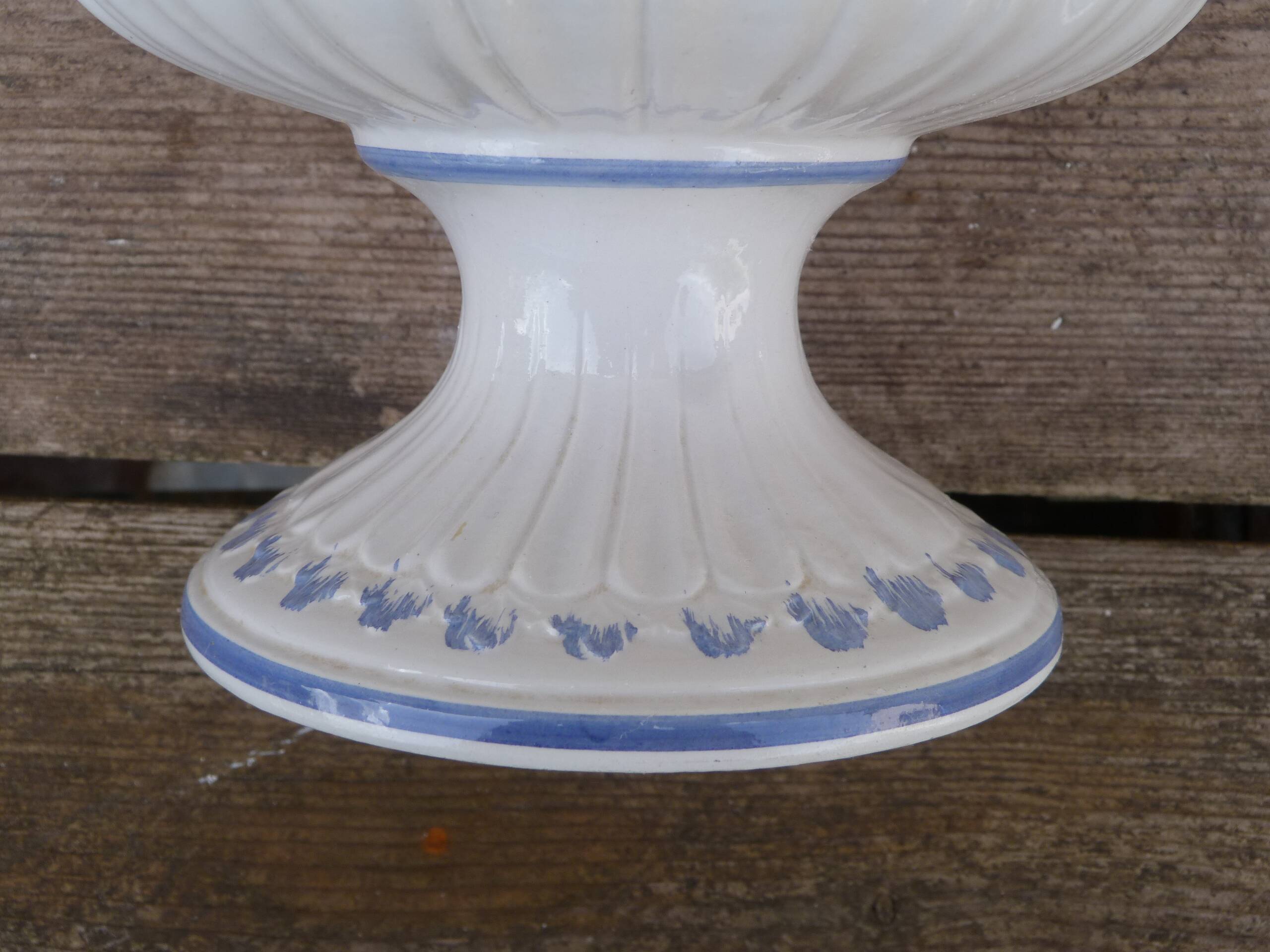 Vintage Italian ceramic decorative fruit centerpiece