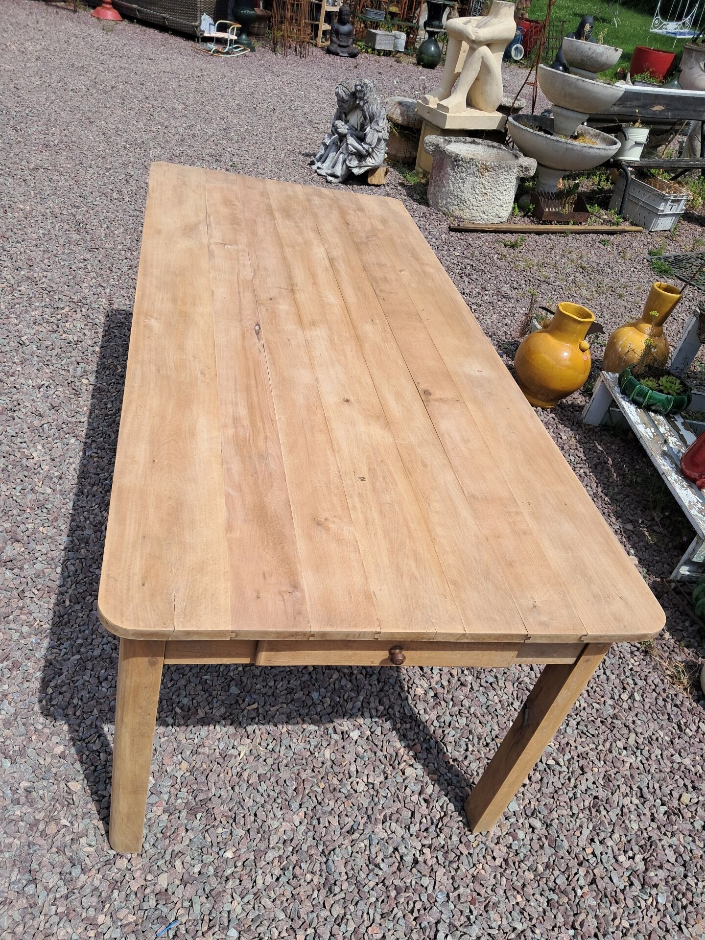 Farm table