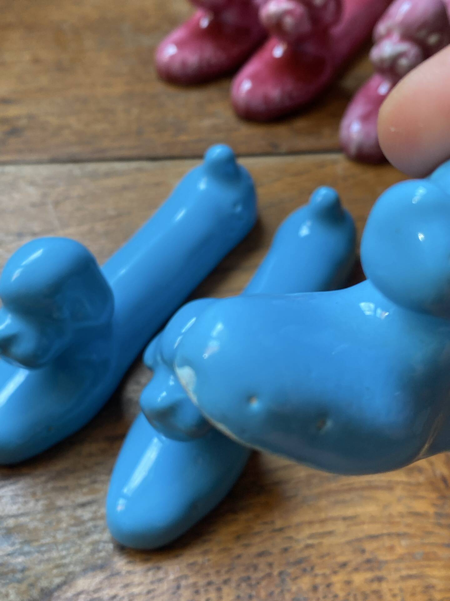 Ceramic poodle knife rest