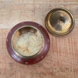Boîte à souvenirs ronde en laiton indien vintage, boîte à souvenirs avec couvercle, rouge métallisé