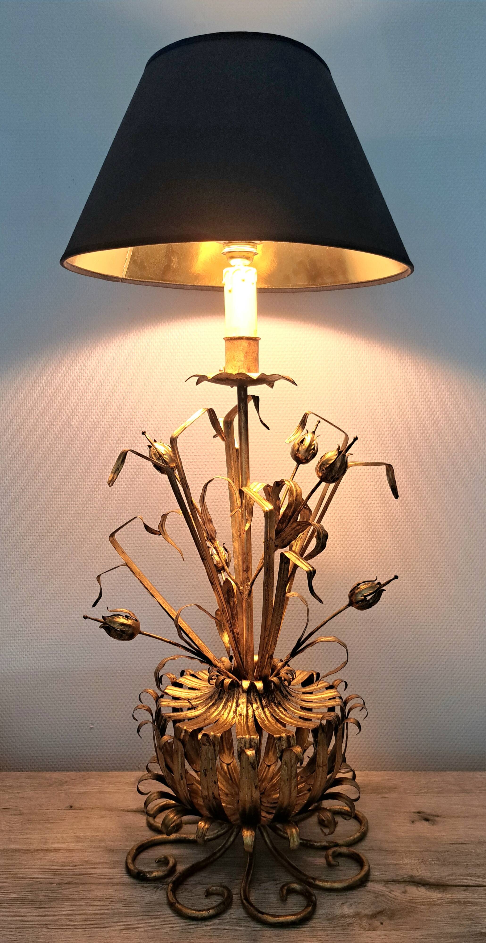 Vintage Mid-Century Hollywood Regency 1960s gold metal floral lamp
