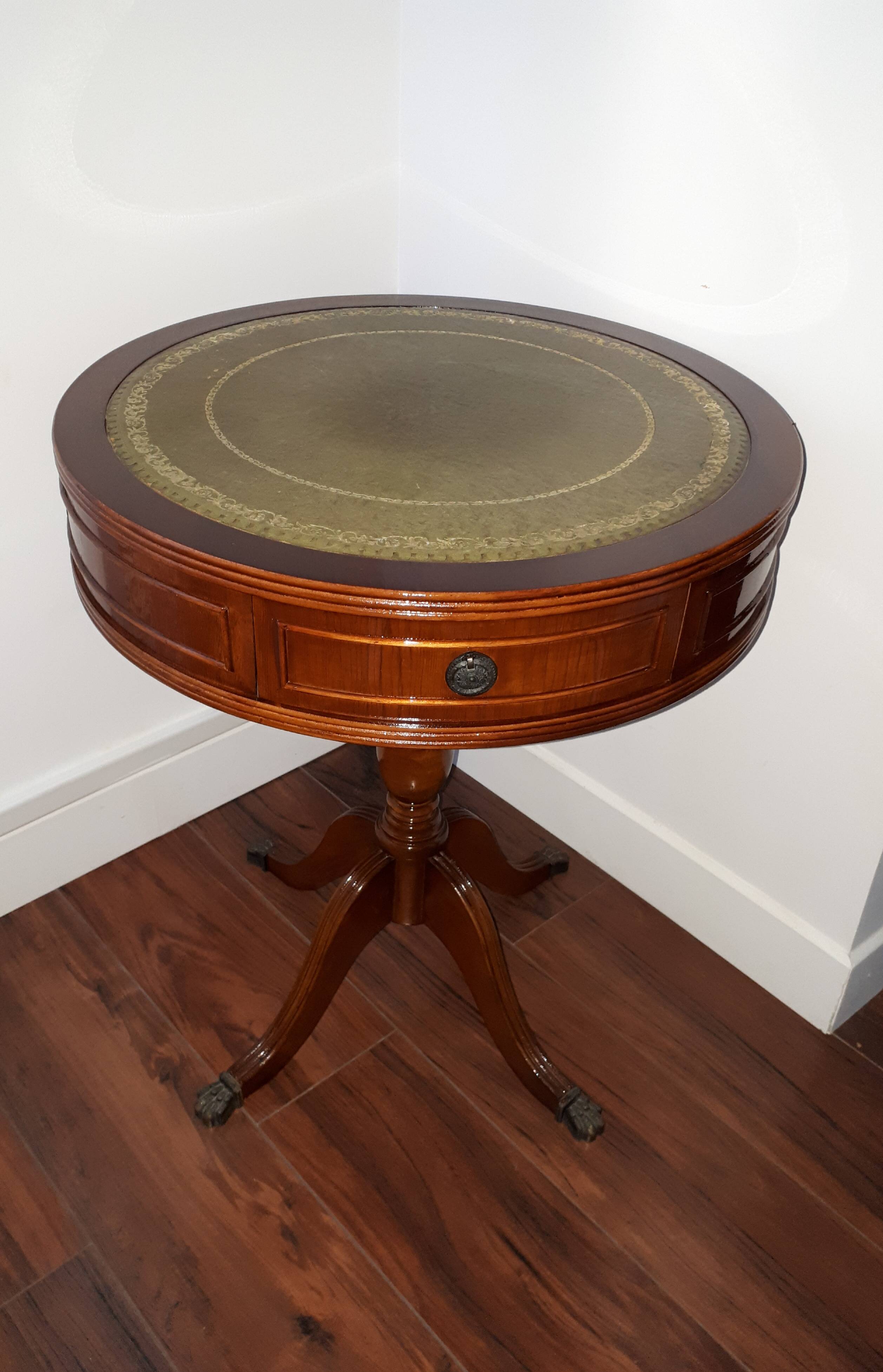 English healing pedestal