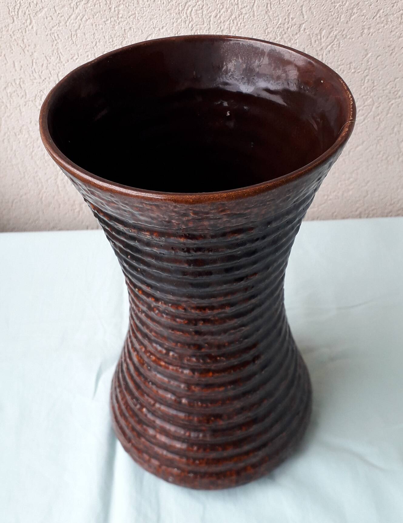 Vetter ceramic vase