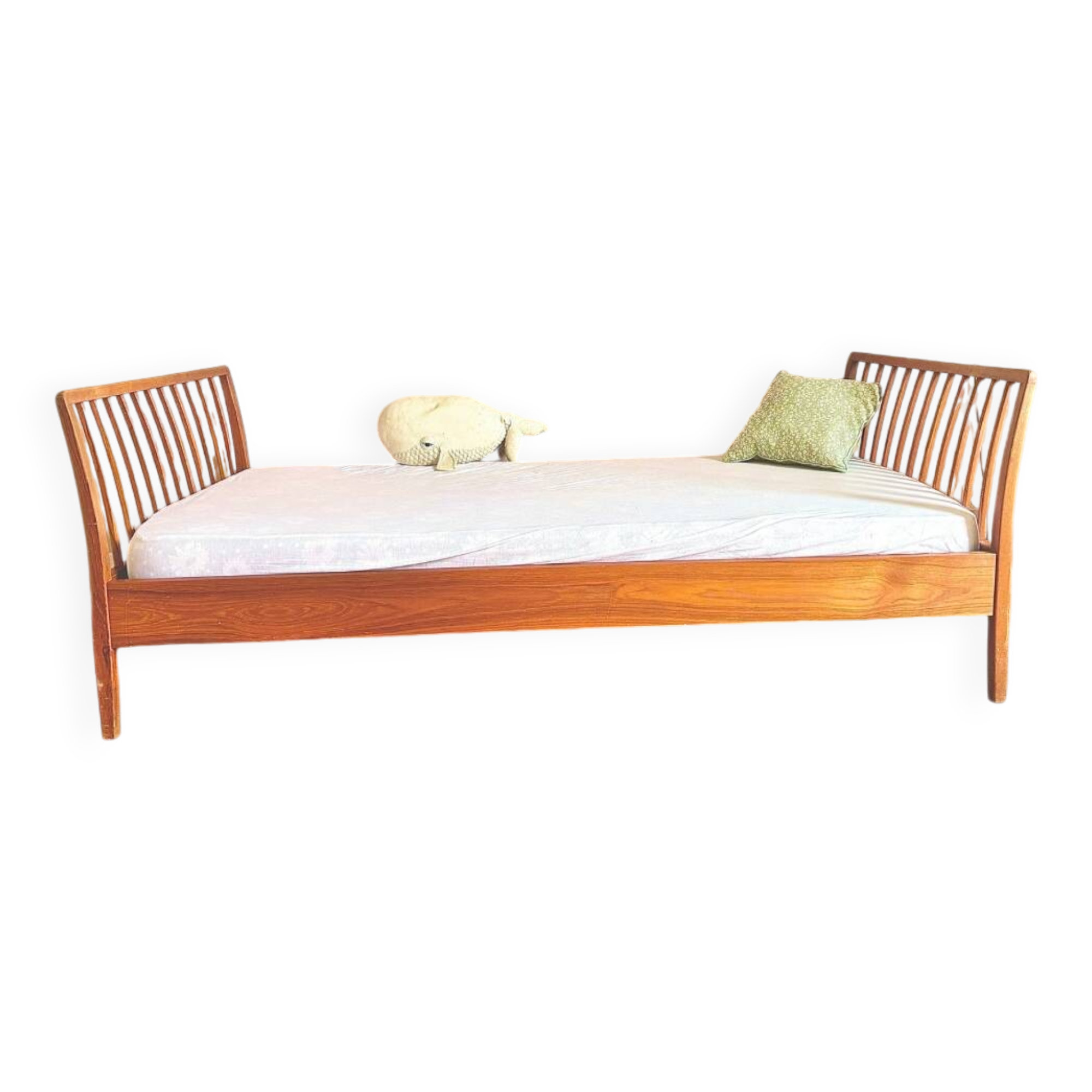 Scandinavian daybed