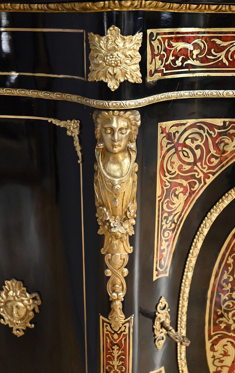 Bureau d'entre-deux in Boulle marquetry, Coignerai House, Napoleonic III period – 2nd half of the 19th century.