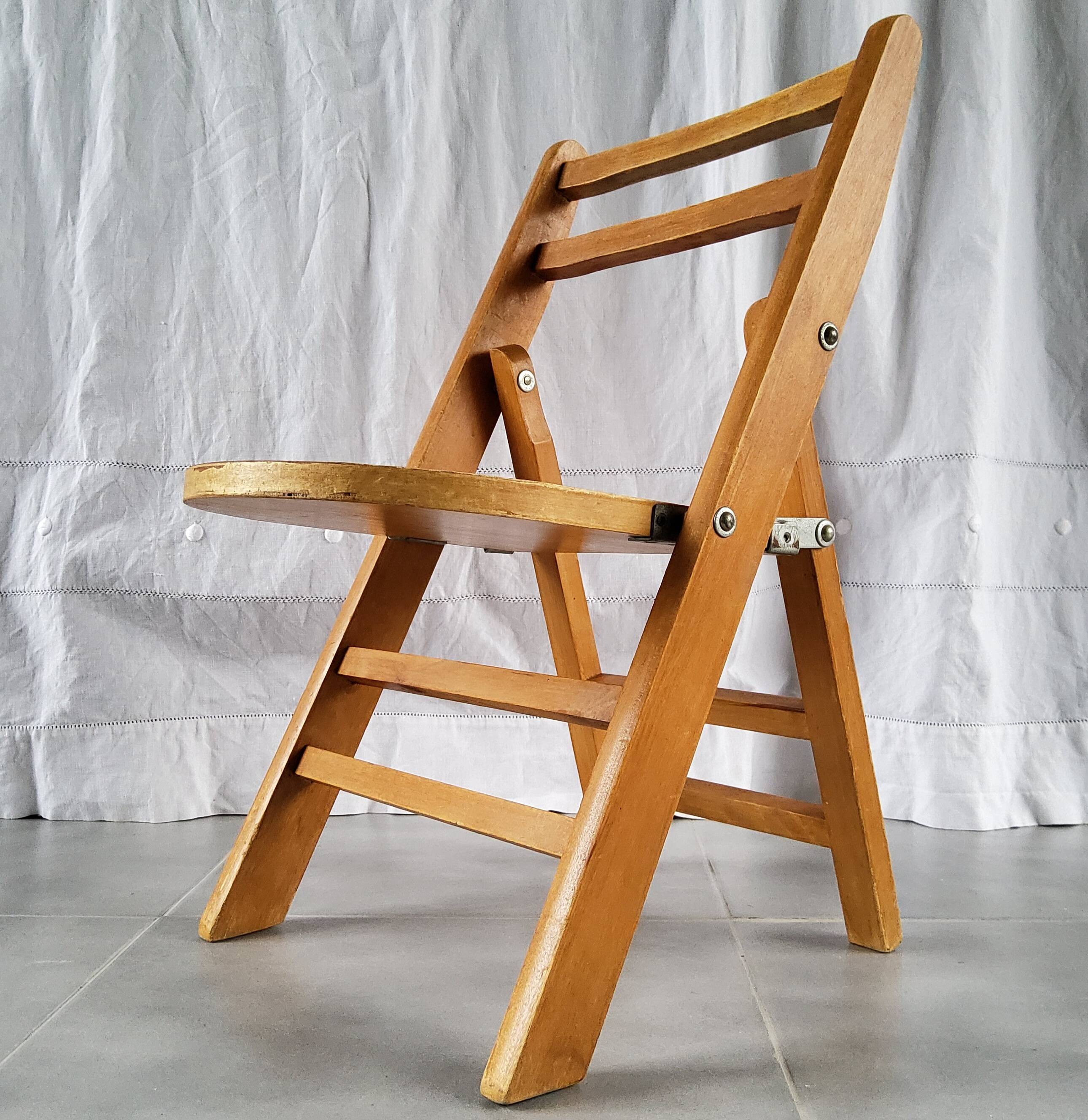 Children's folding chair