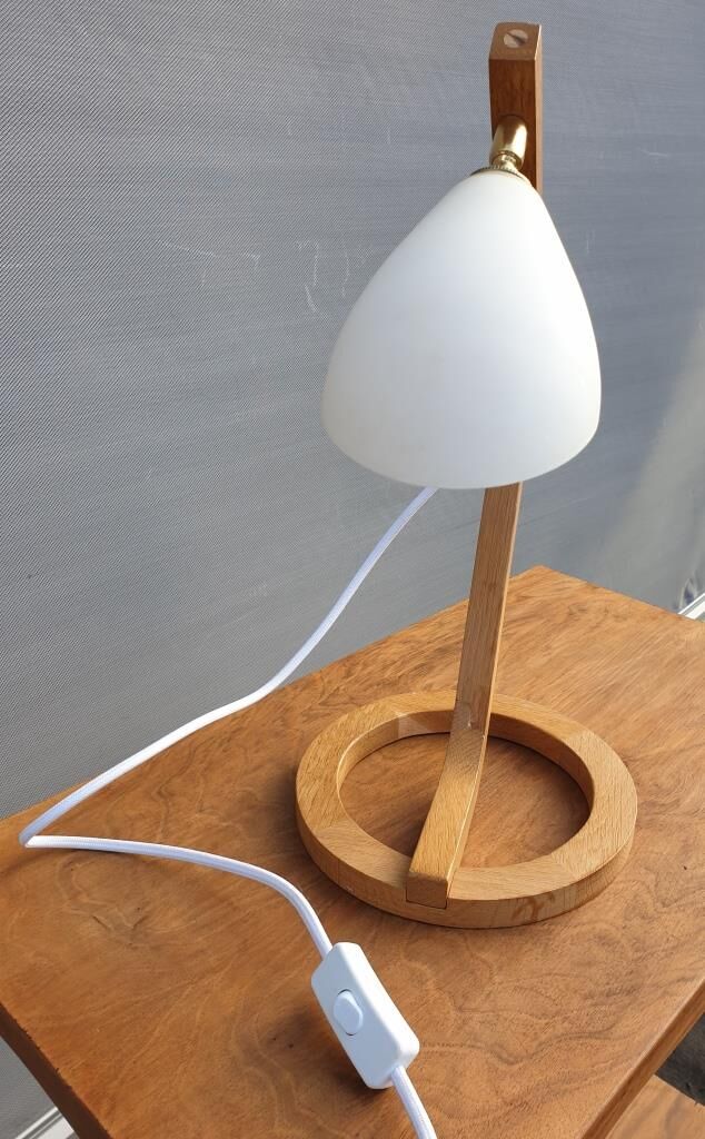 Scandinavian snowdrop design table lamp