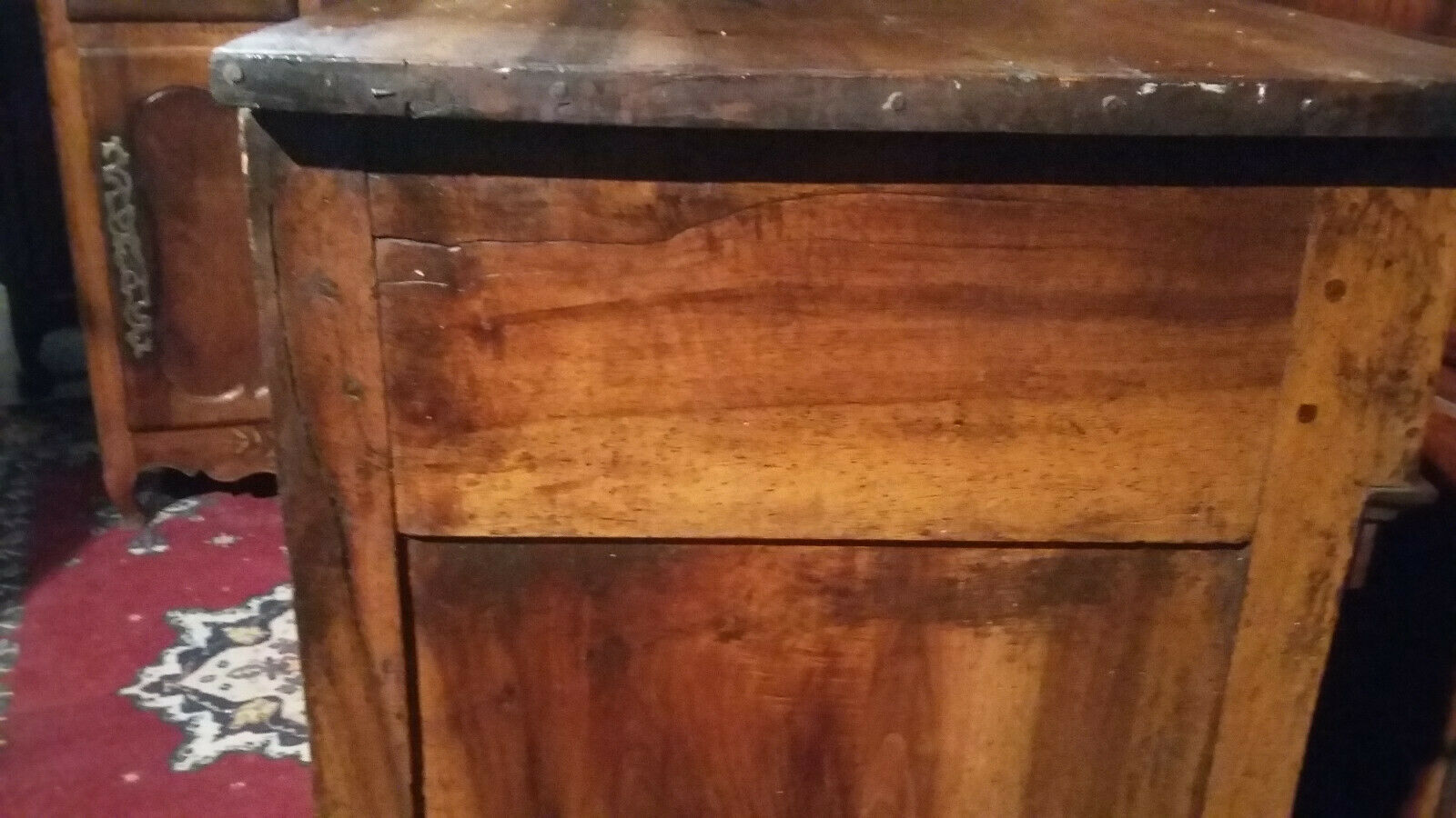 Buffet support in walnut empire era