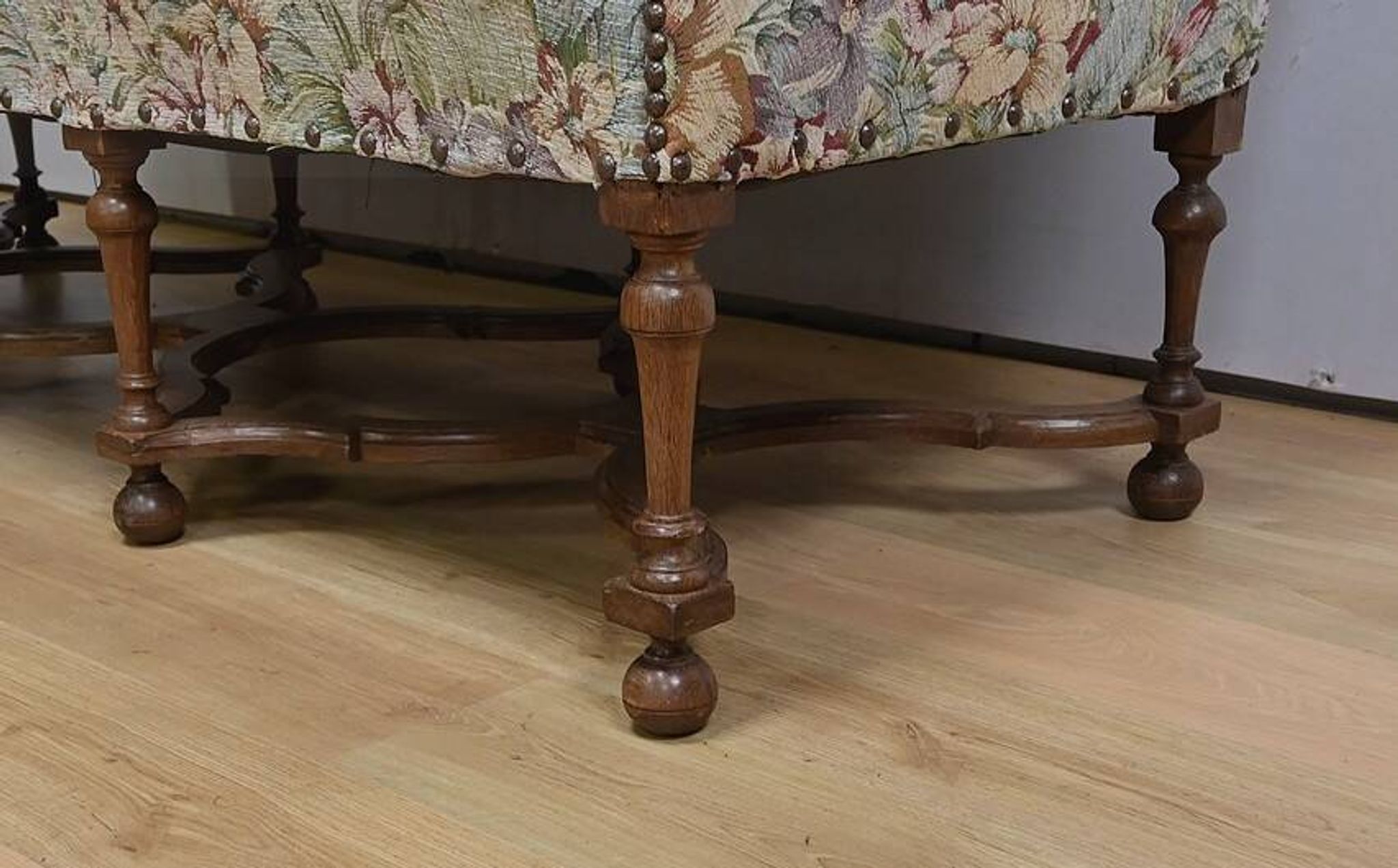 Important Estate Bench with Floral Fabric, Louis XIV Period – Early 18th Century