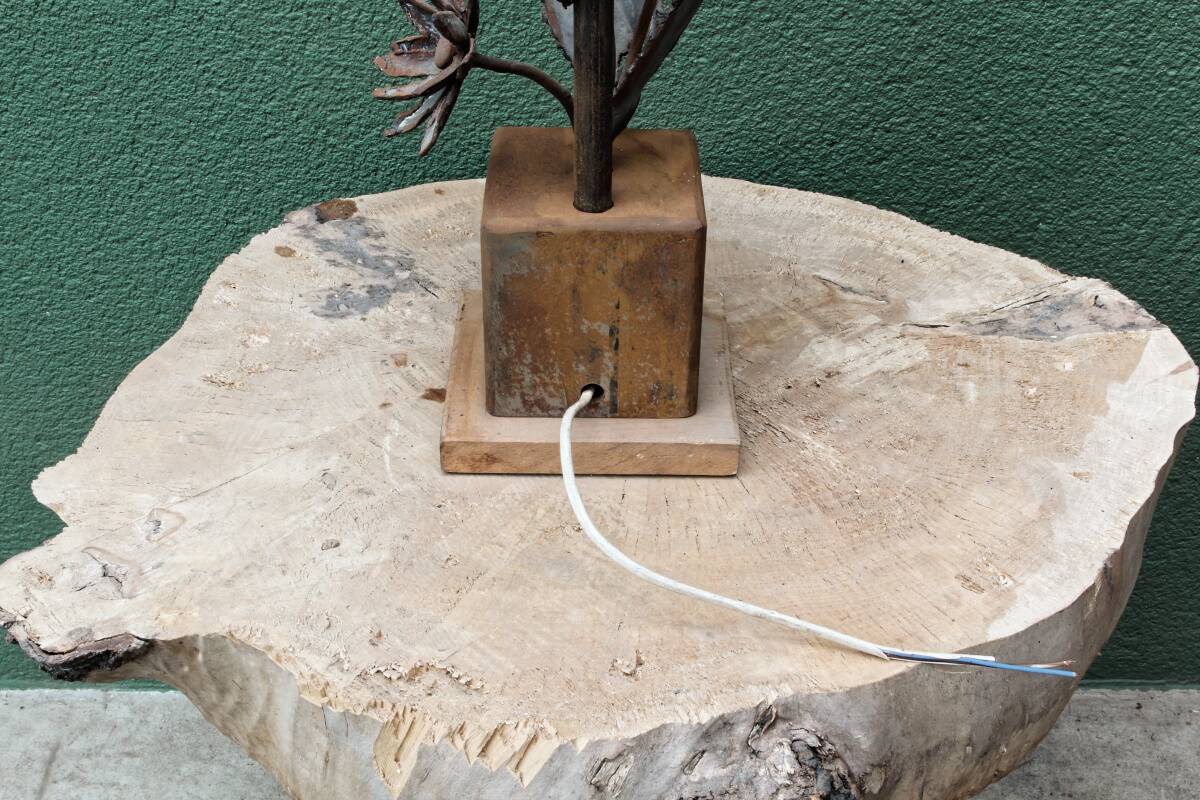 Brutalist metal lamp base, flowers