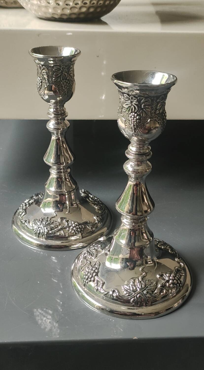Paire Bougeoirs Hébraïques/Shabbat. Karshi Israël 1955 En métal Alpaca