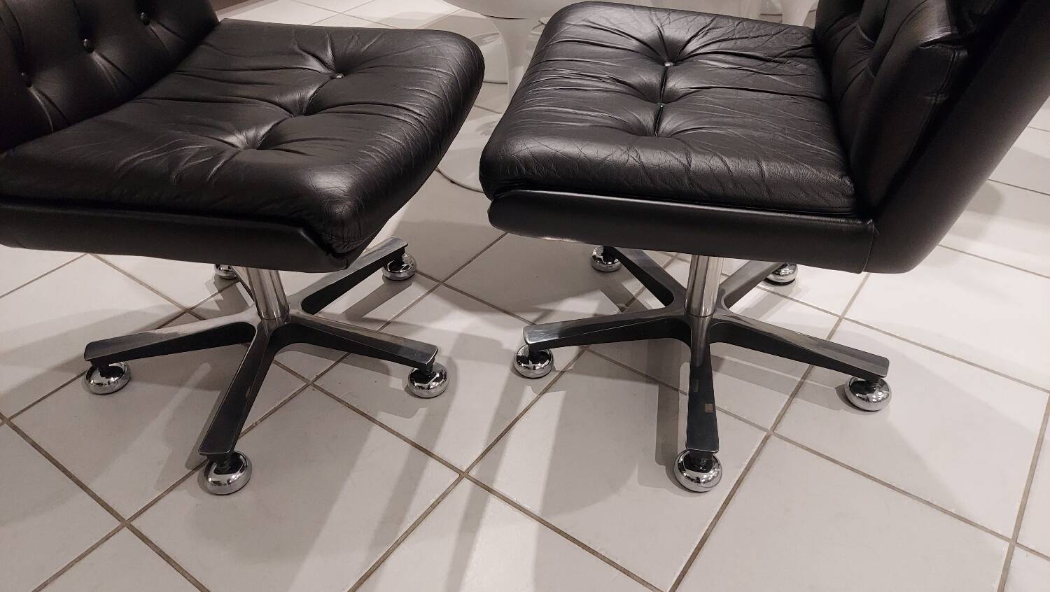 Pair of vintage Italian design leather office armchairs 1980