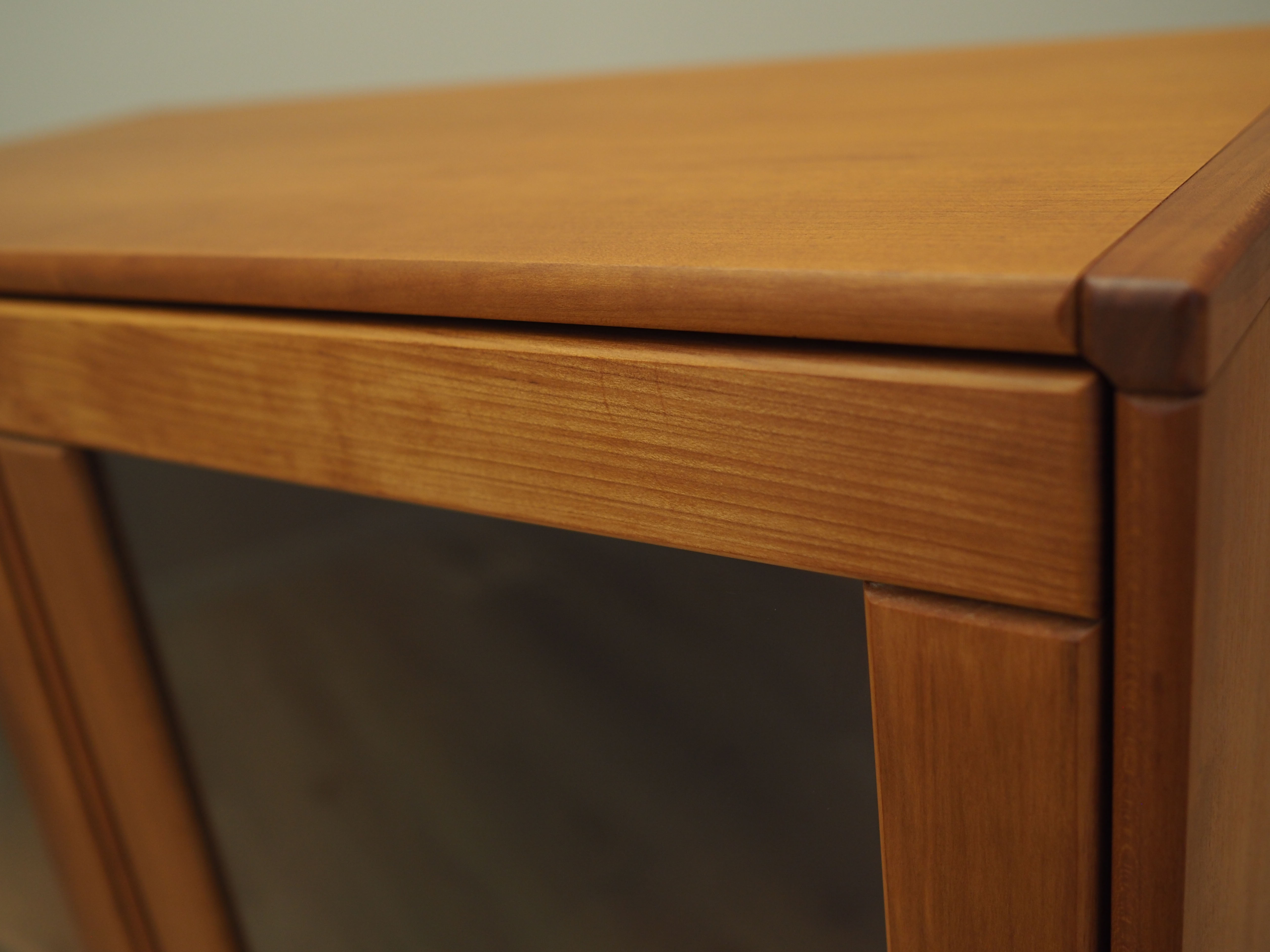 Vitrine en acajou, design danois, années 1970, Danemark