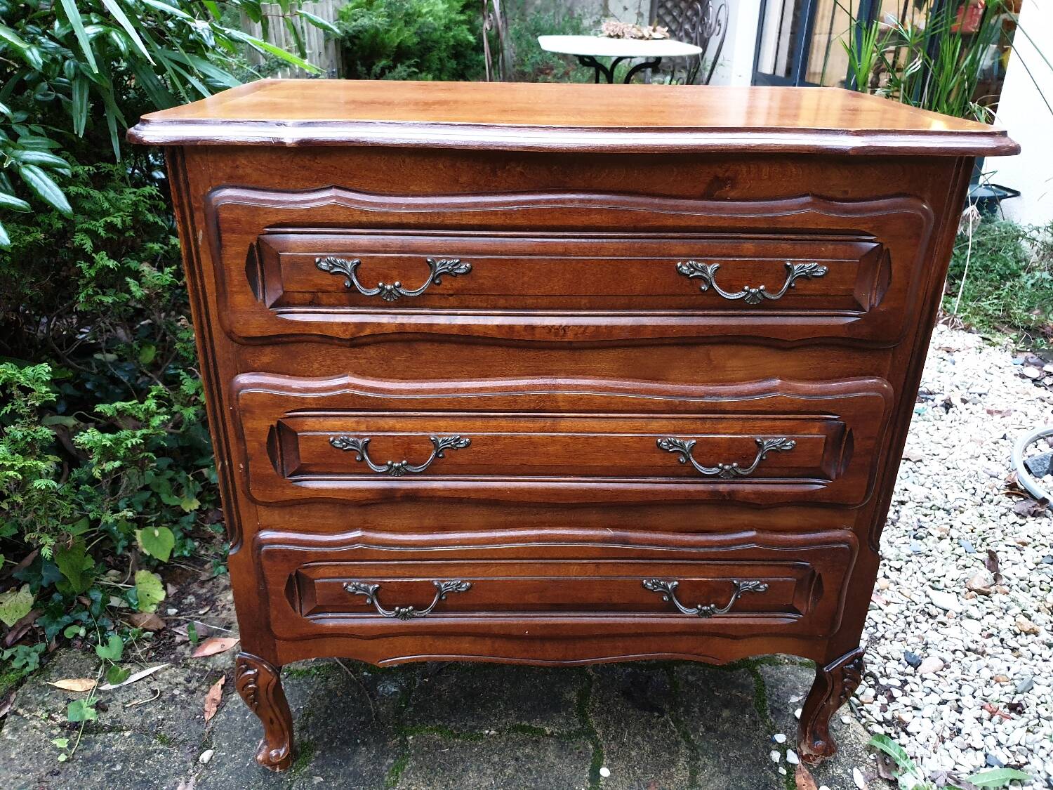 Commode Louis XV en merisier massif