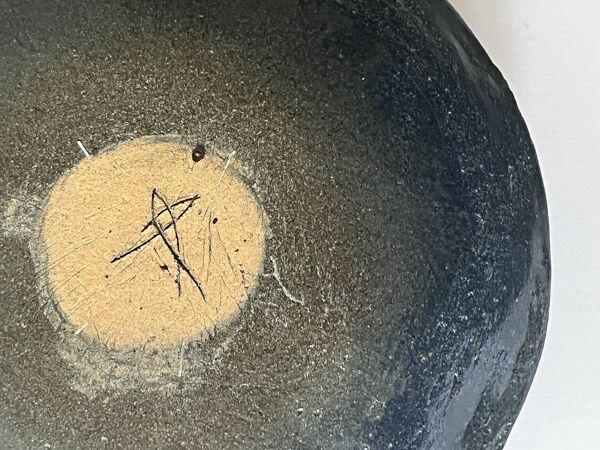 Vase toupie fait main en céramique émaillée et signée vers 1950