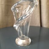 Crystal vase of torsadee shaped valves