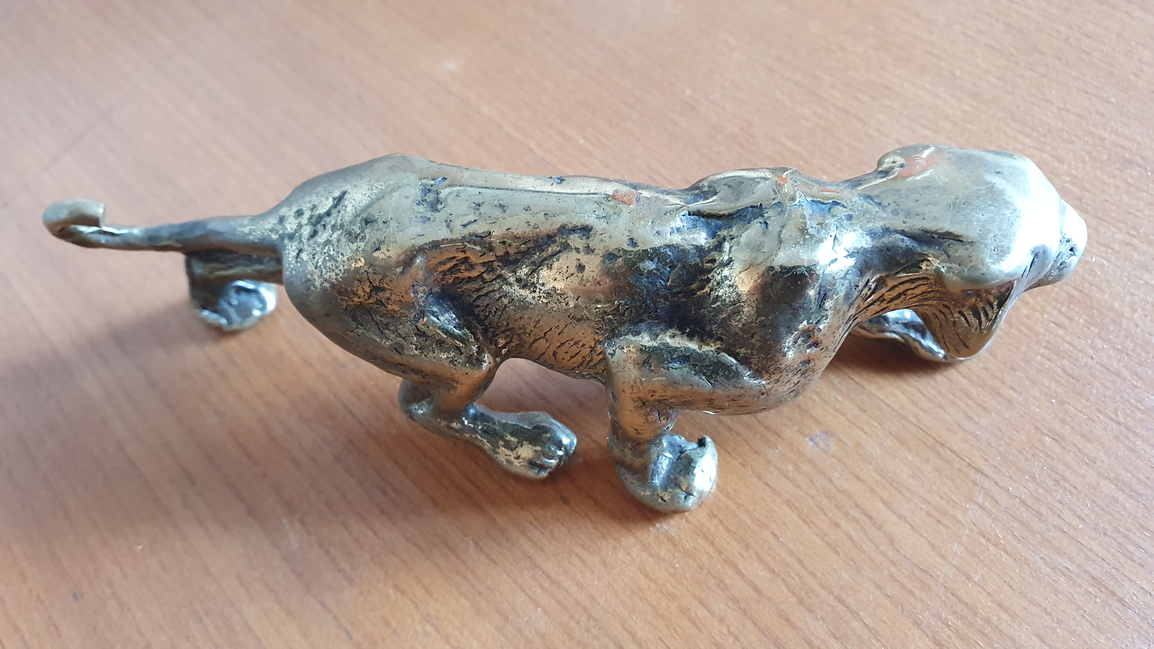 Statuette paper press panthère 70s