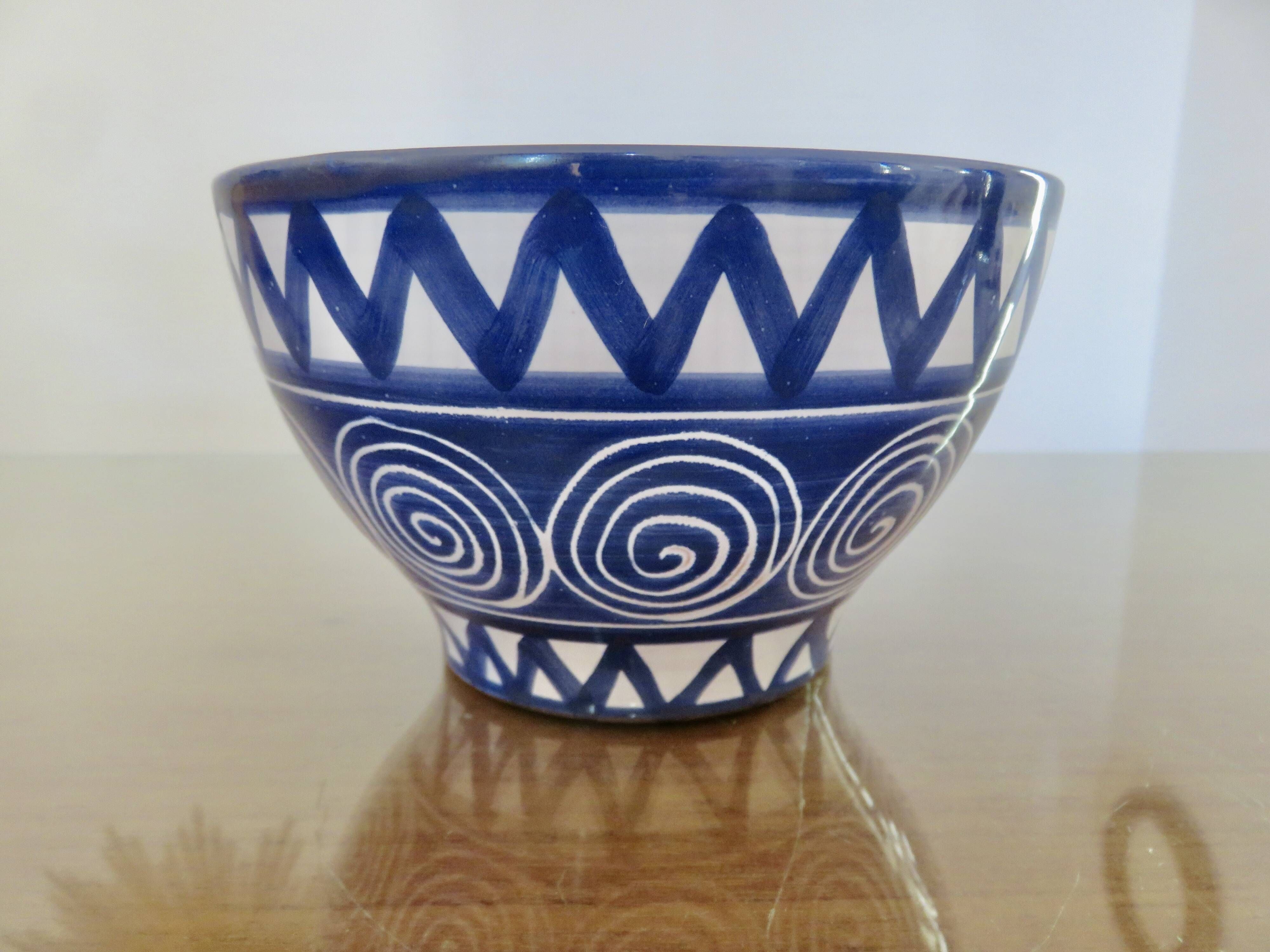 Pair of bowls by Robert Picault, La Roue Vallauris, very rare in blue and white.