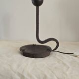 Lampe brutalist ferre forgé cendrier wavy